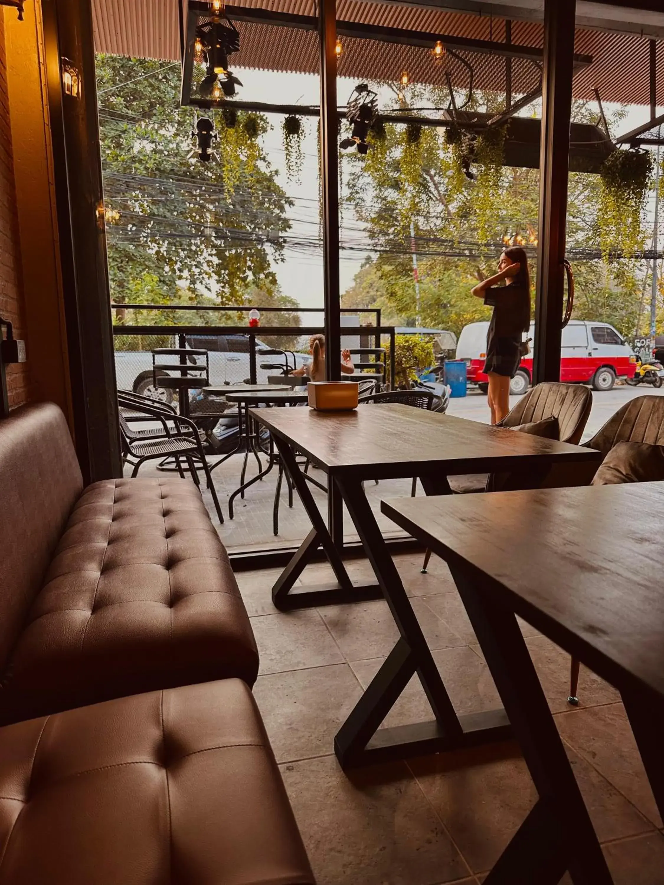 Restaurant/places to eat in Hostel Friends Station & Cafe Restaurant/places to eat in Hostel Friends Station & Cafe