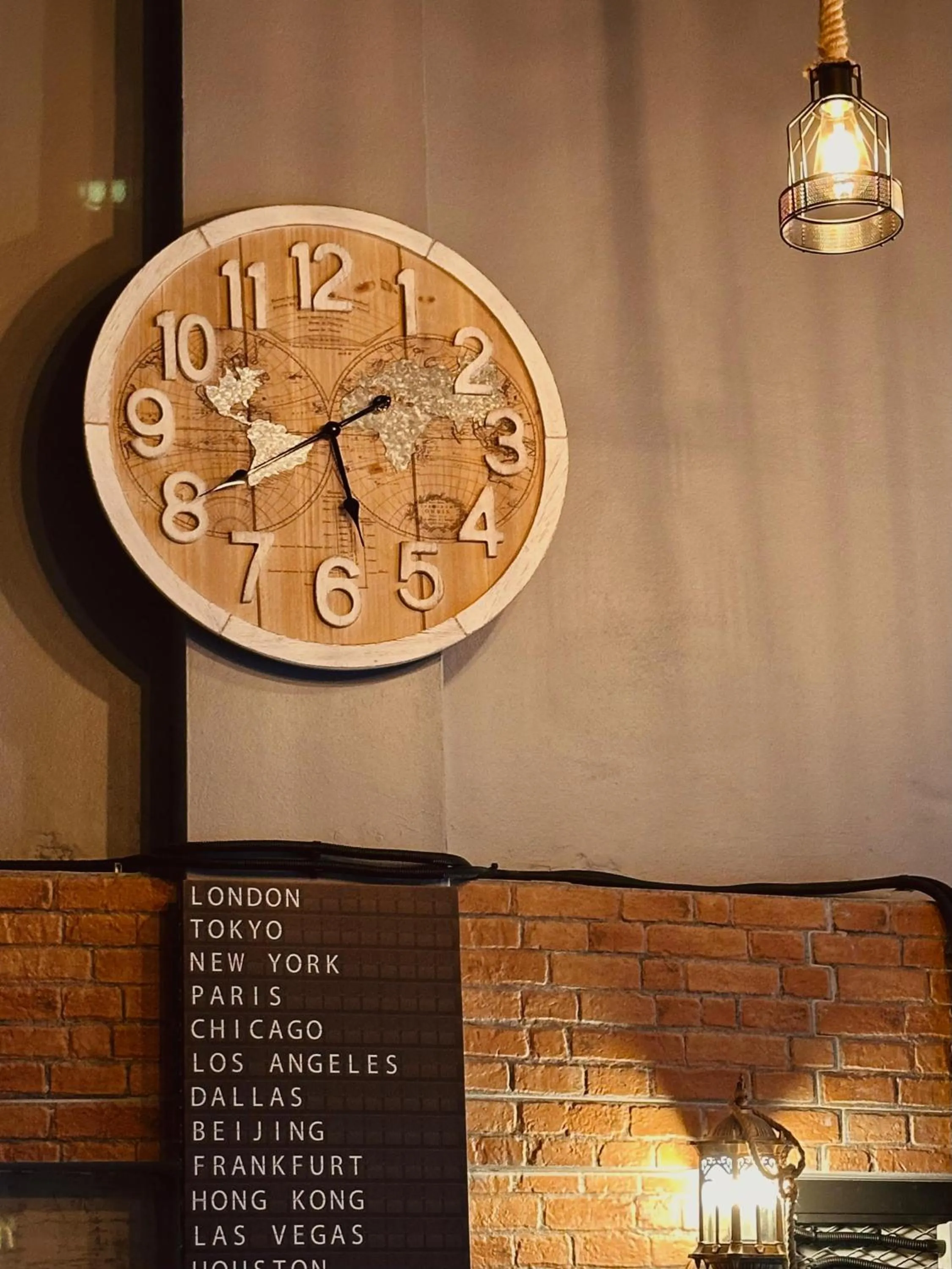 Hostel Friends Station & Cafe