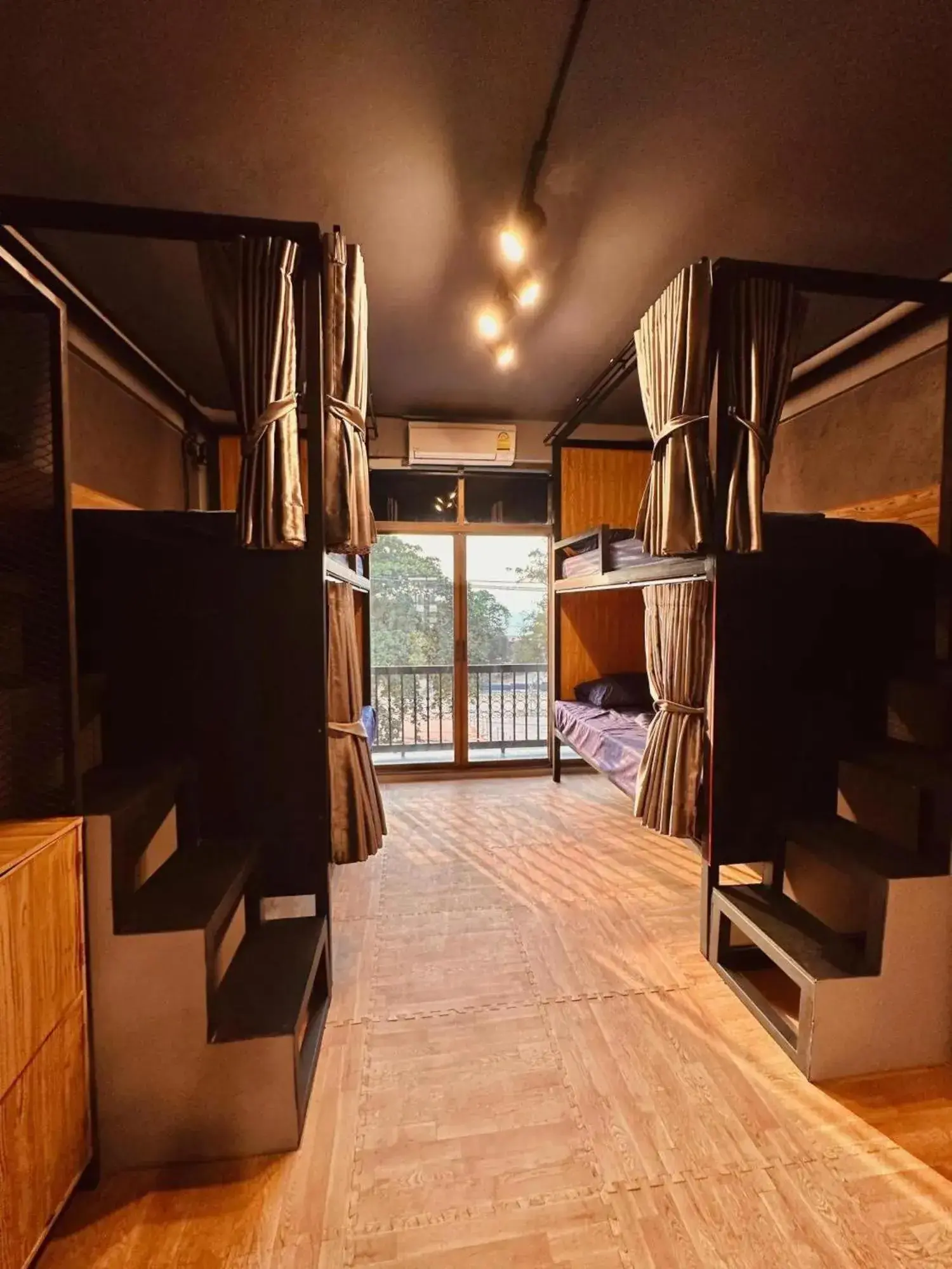 Bed in Hostel Friends Station & Cafe Bed in Hostel Friends Station & Cafe