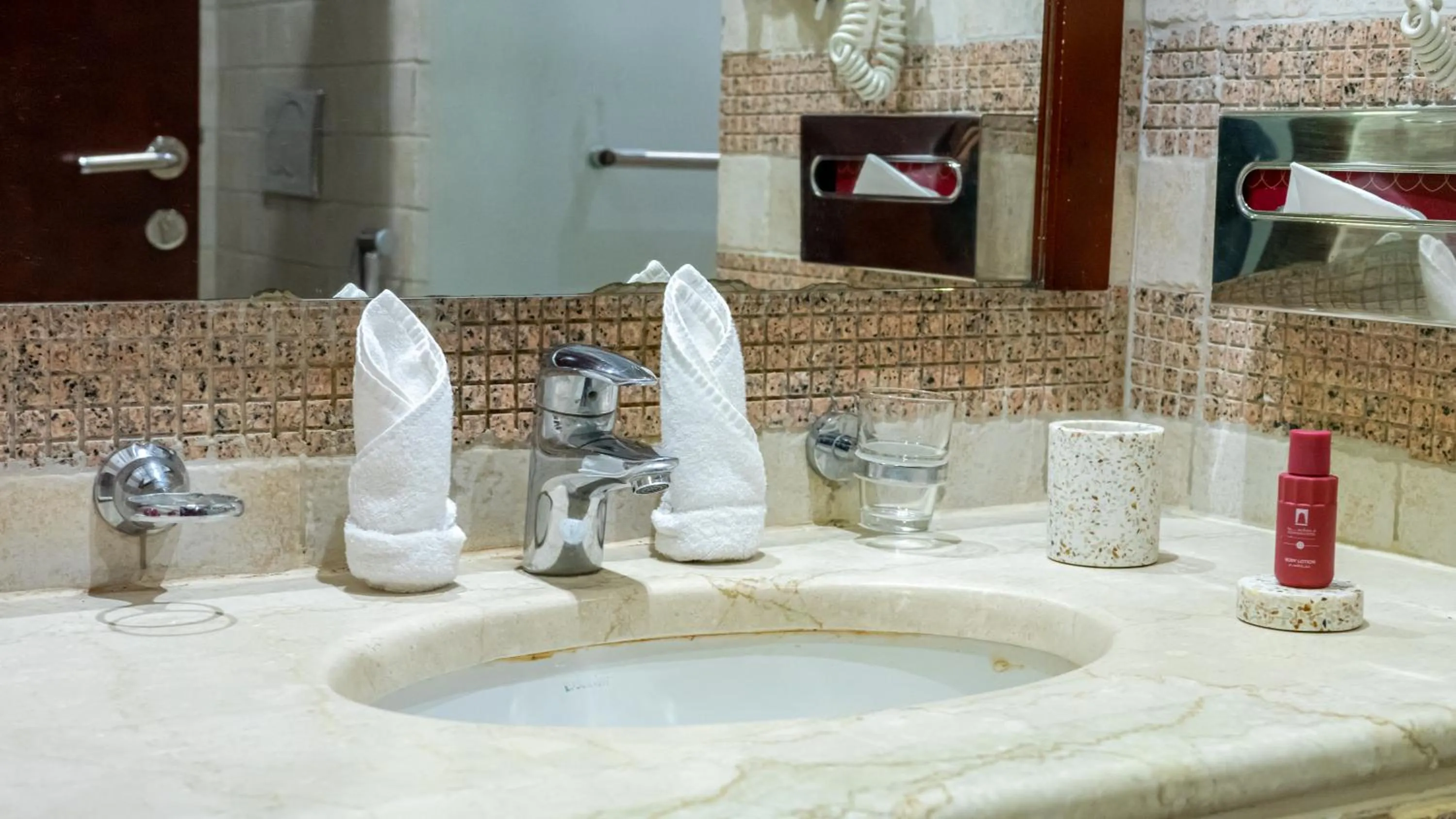 Bathroom in فندق الصفوة البرج الثالث Al Safwah Hotel Third Tower 3