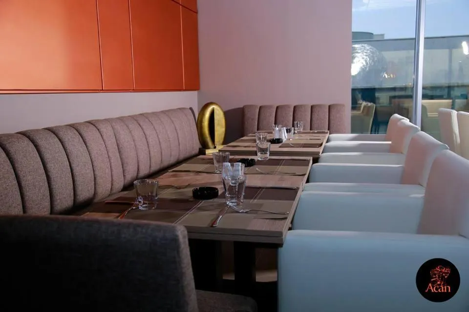 Restaurant/places to eat in Prime Hotel