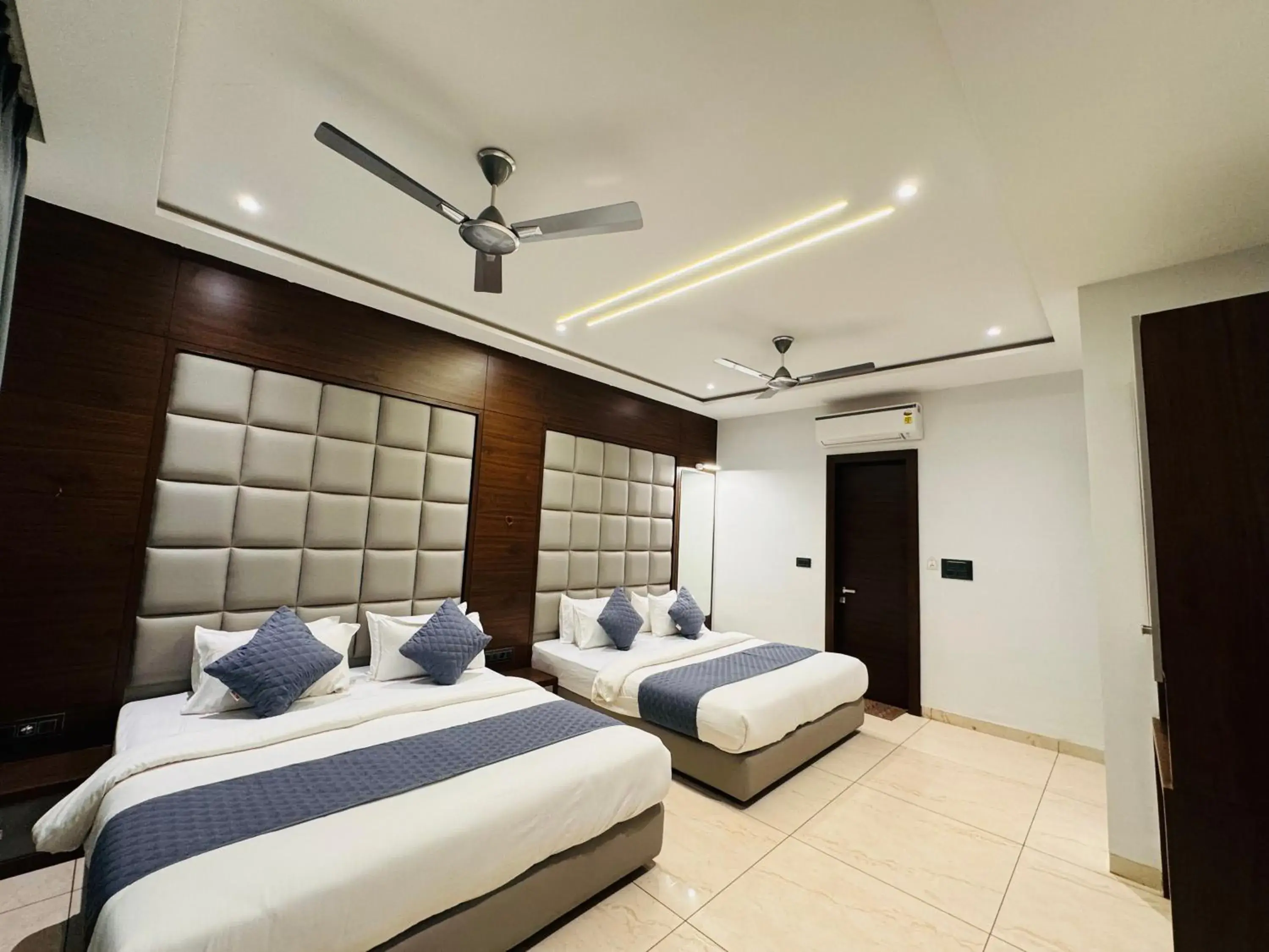 Bed in Hotel Rajdev INN Bed in Hotel Rajdev INN