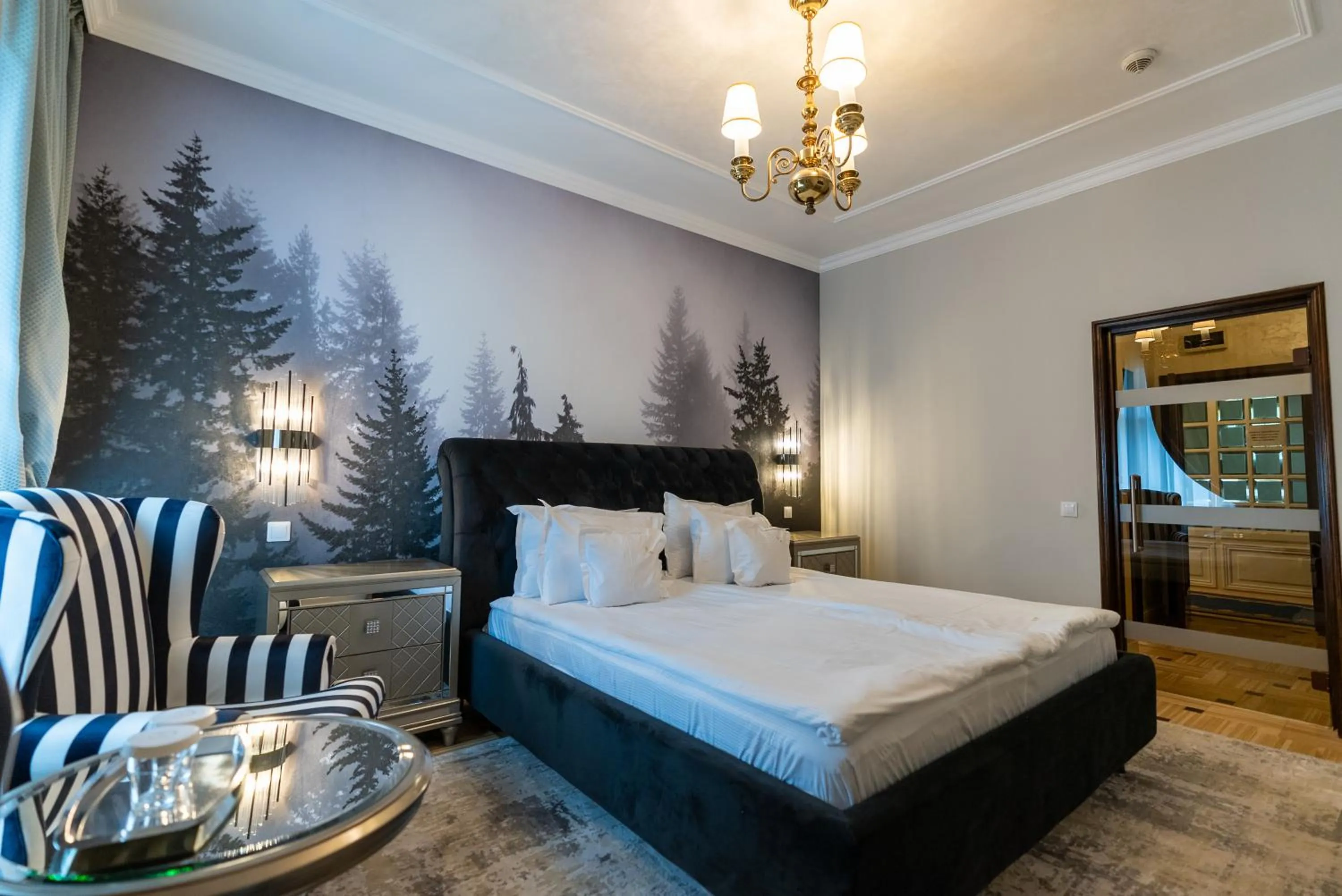 Photo of the whole room, Bed in Hotel Palace