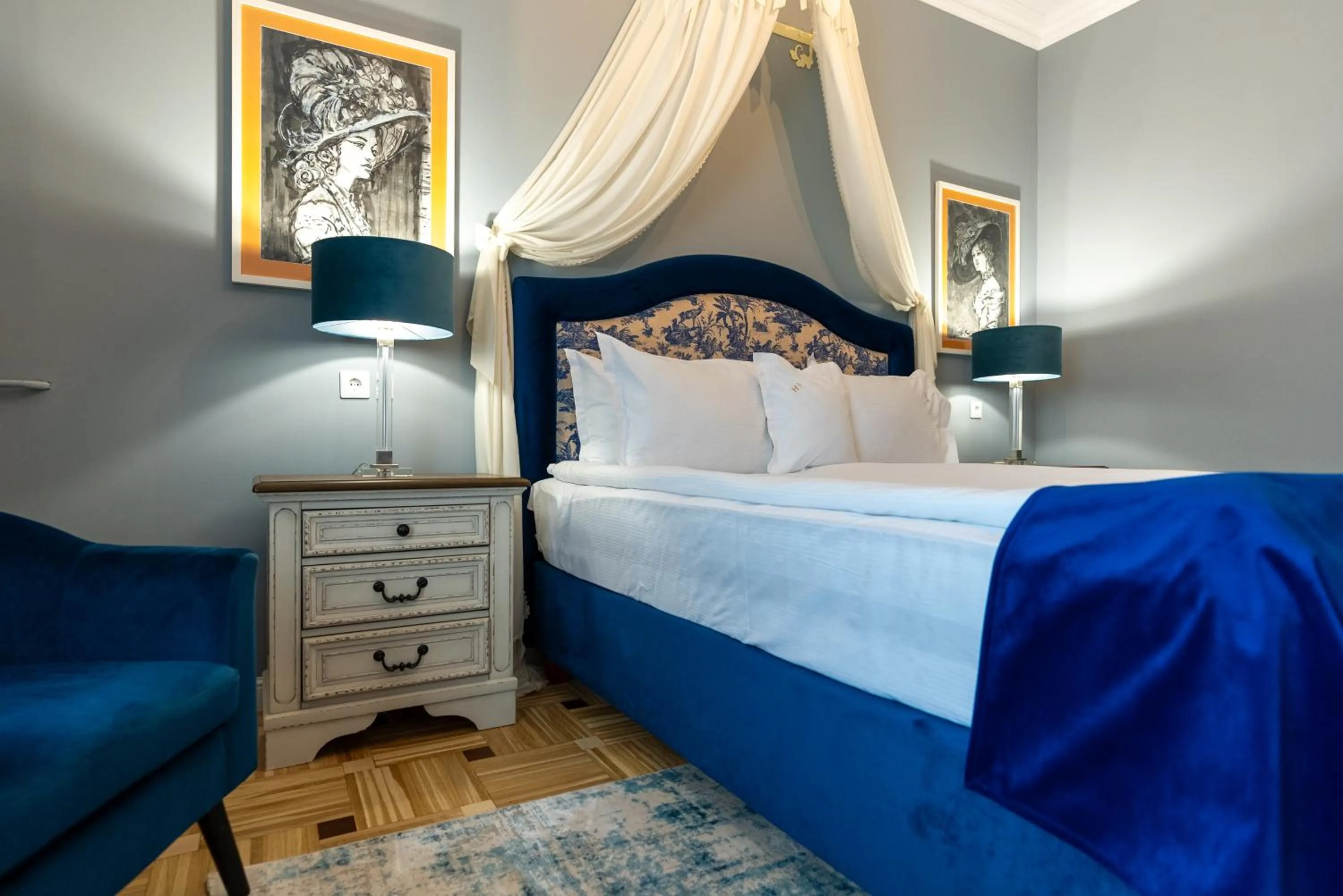 Photo of the whole room, Bed in Hotel Palace