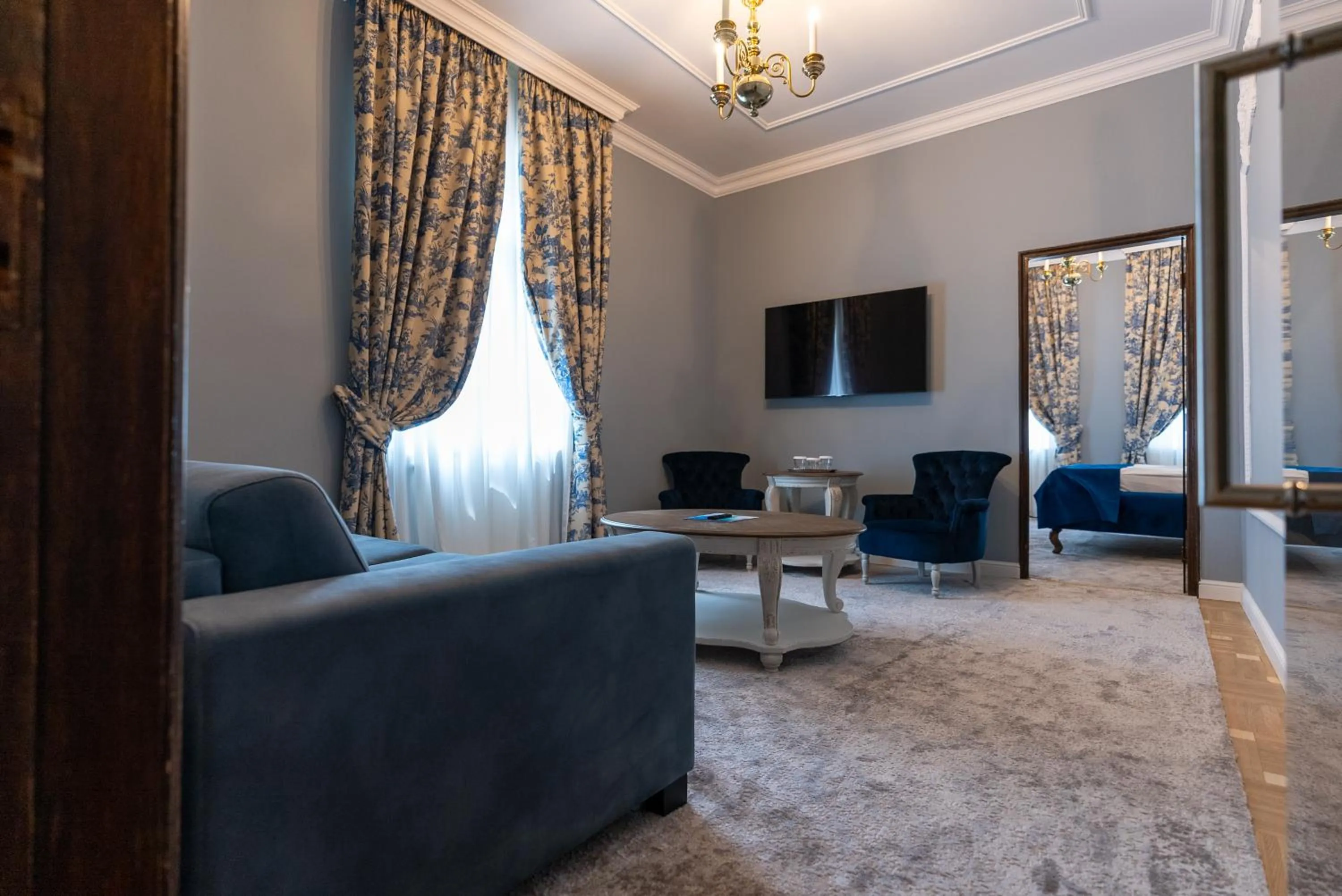 TV and multimedia in Hotel Palace