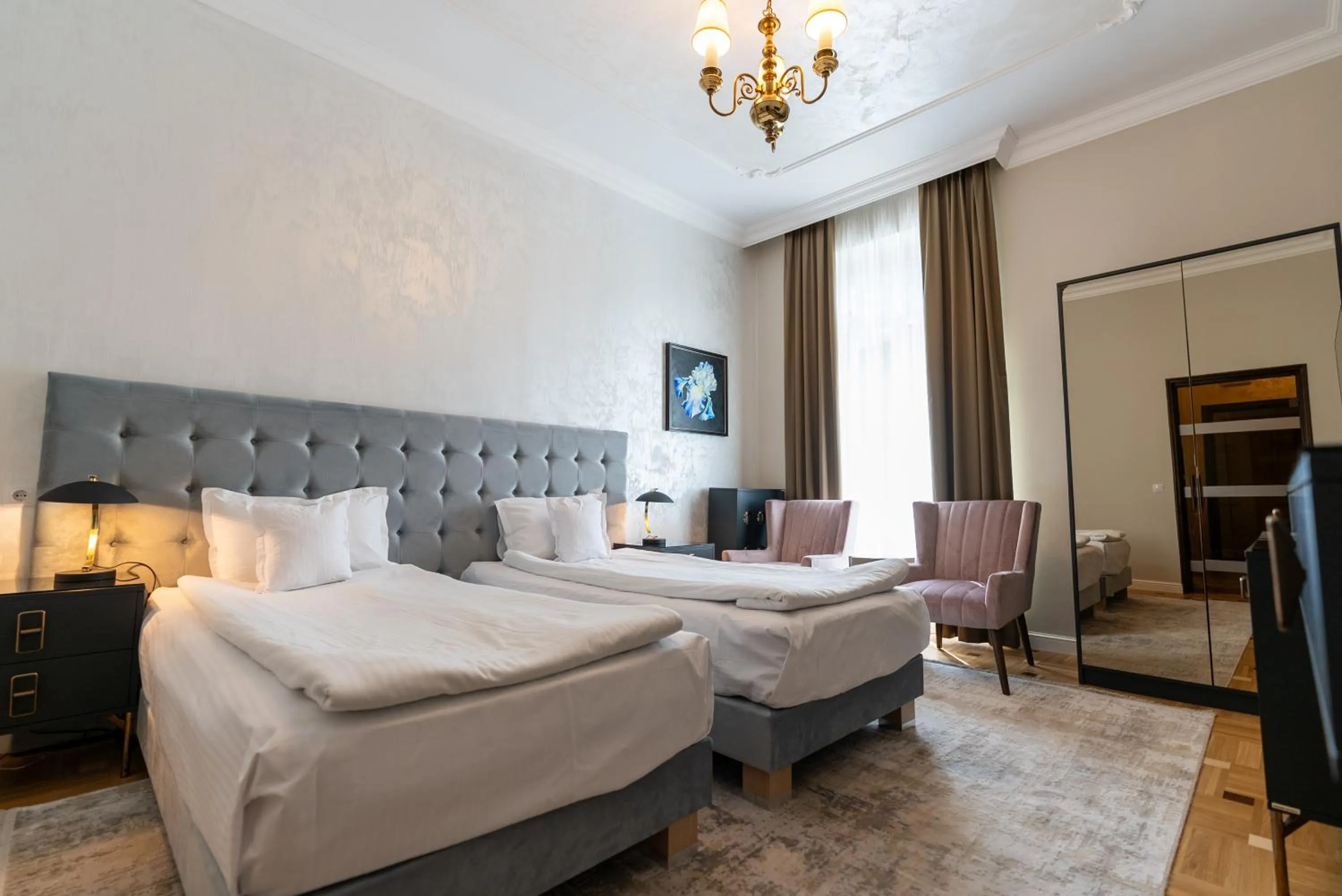 Photo of the whole room, Bed in Hotel Palace