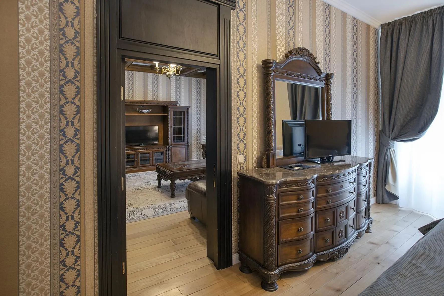 TV and multimedia in Hotel Palace