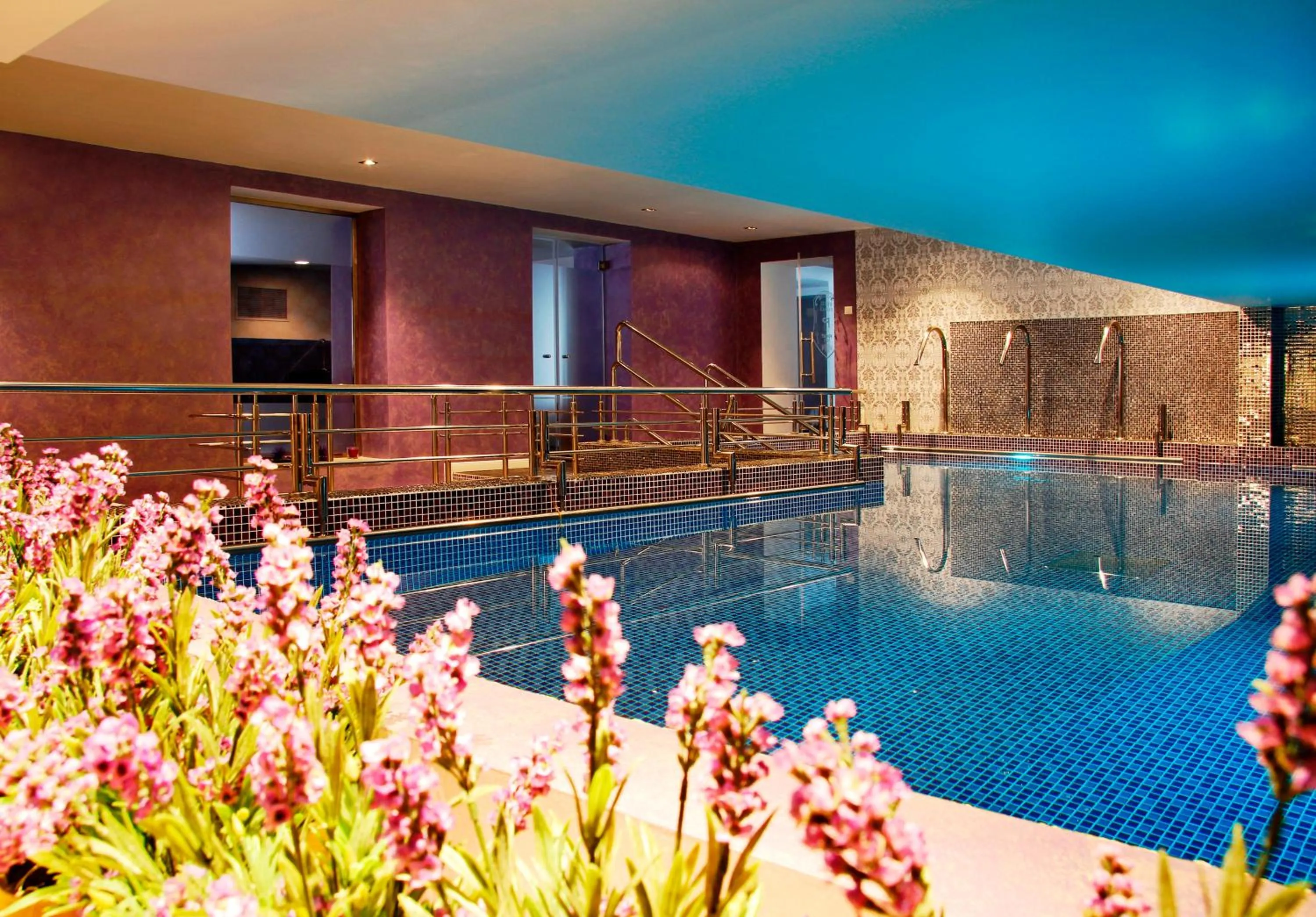 Swimming pool in Hotel Palace