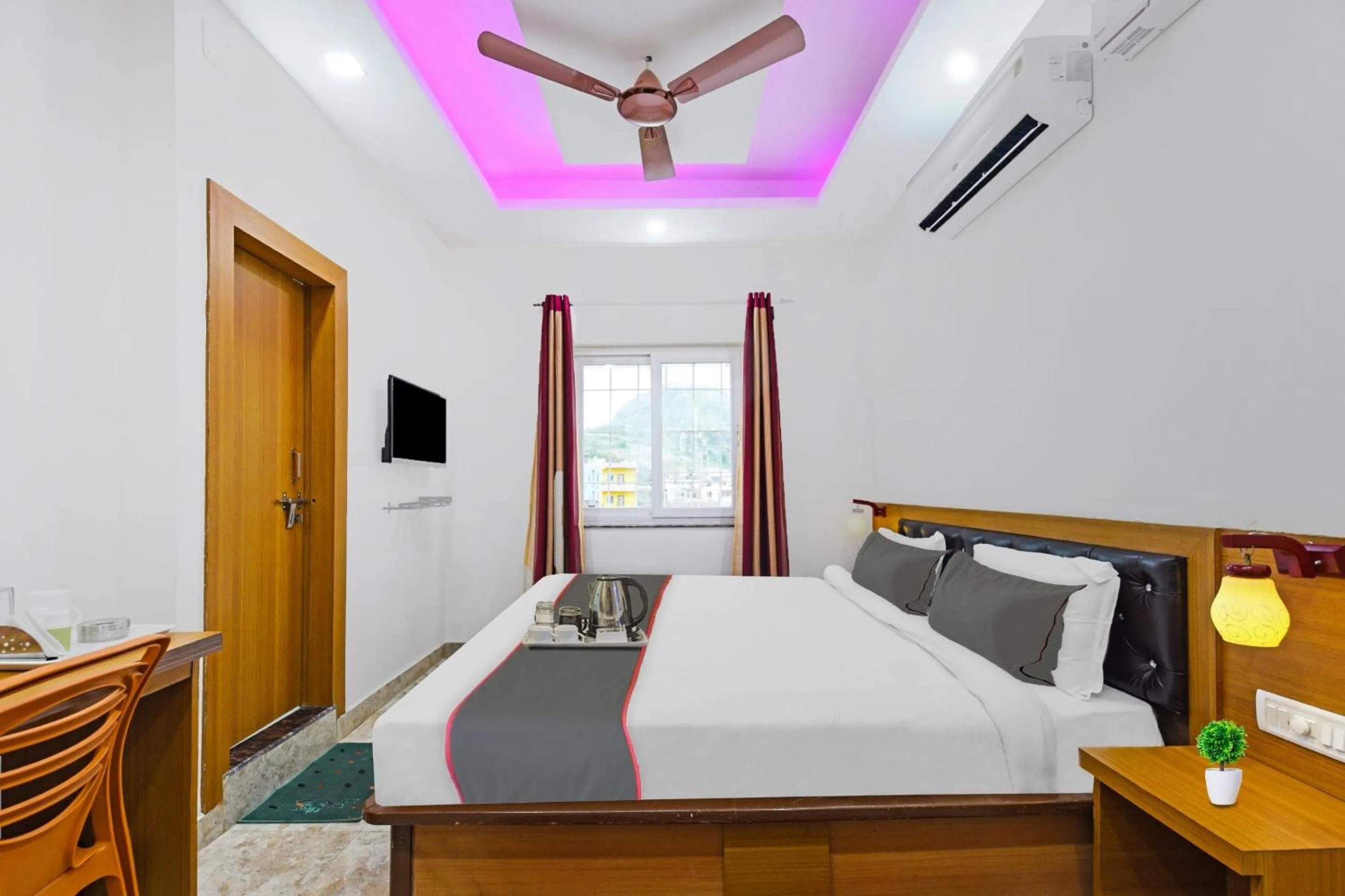 Bedroom, Bed in Super Collection O D N Grand