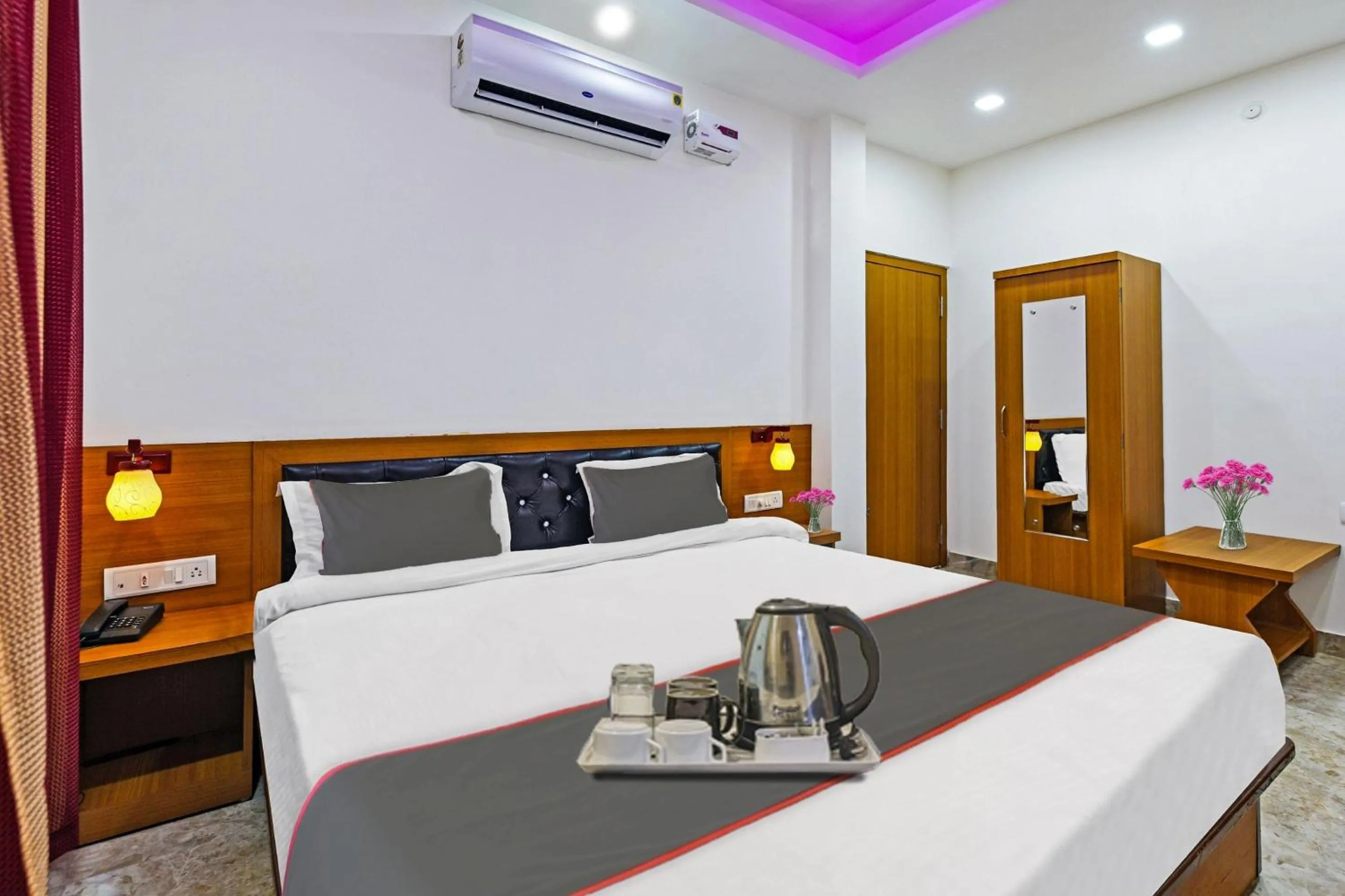 Bedroom, Bed in Super Collection O D N Grand