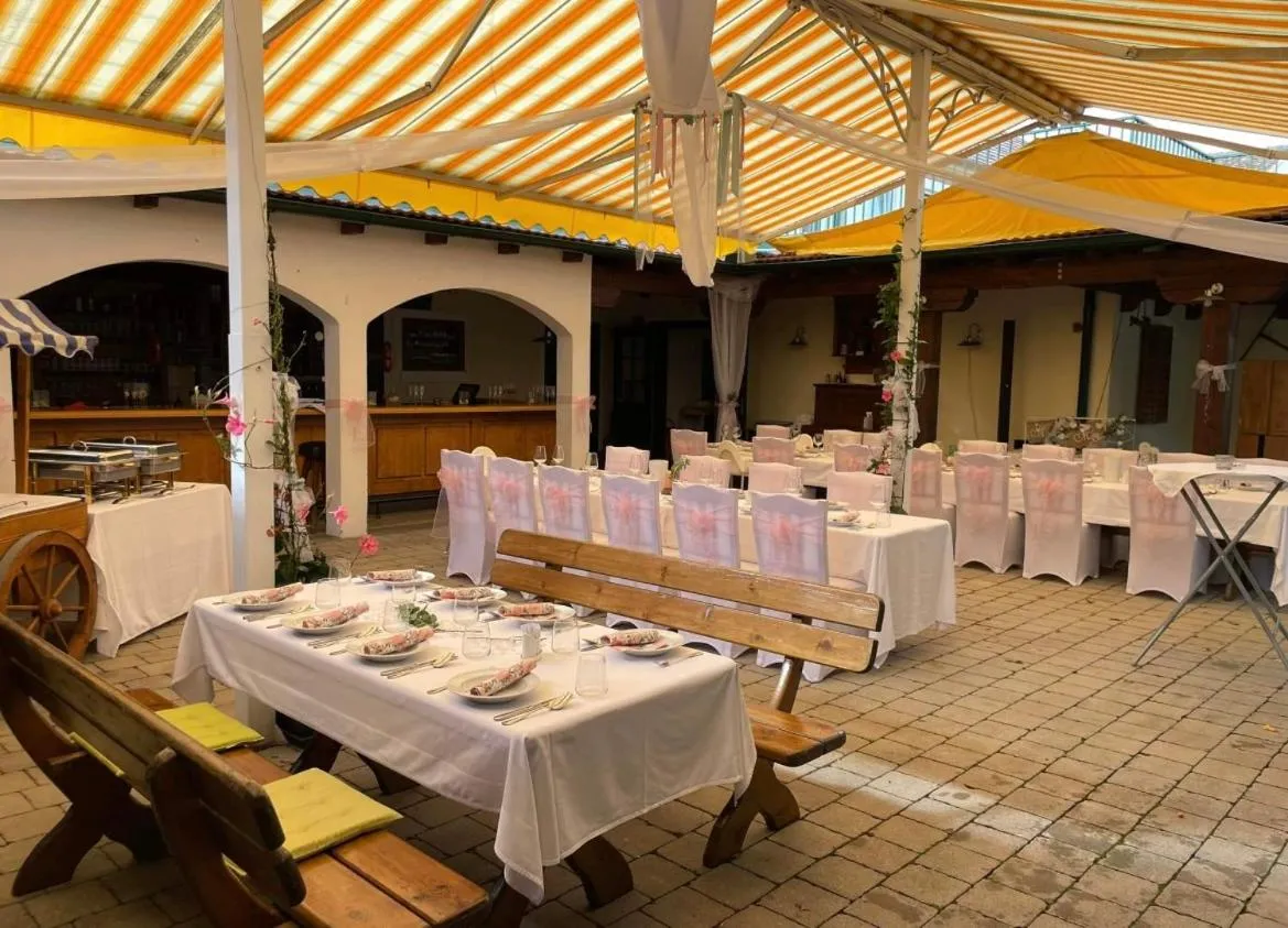 Restaurant/places to eat in Landgasthof Faymann