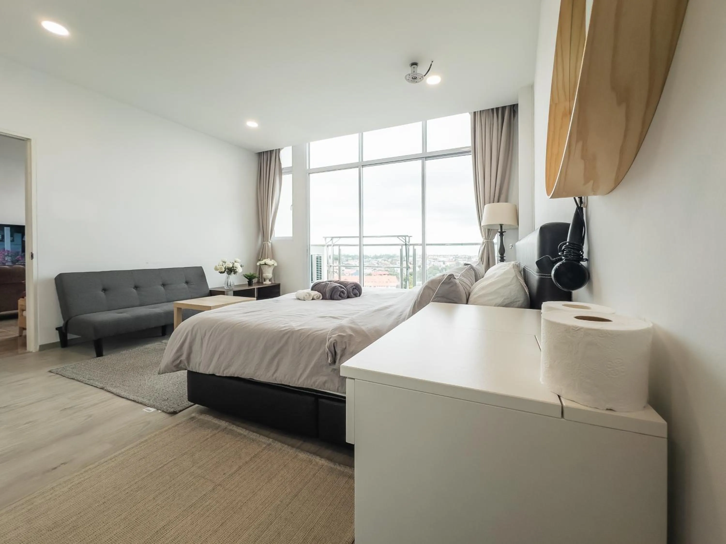 Bed in Suites Homestay by Evernent