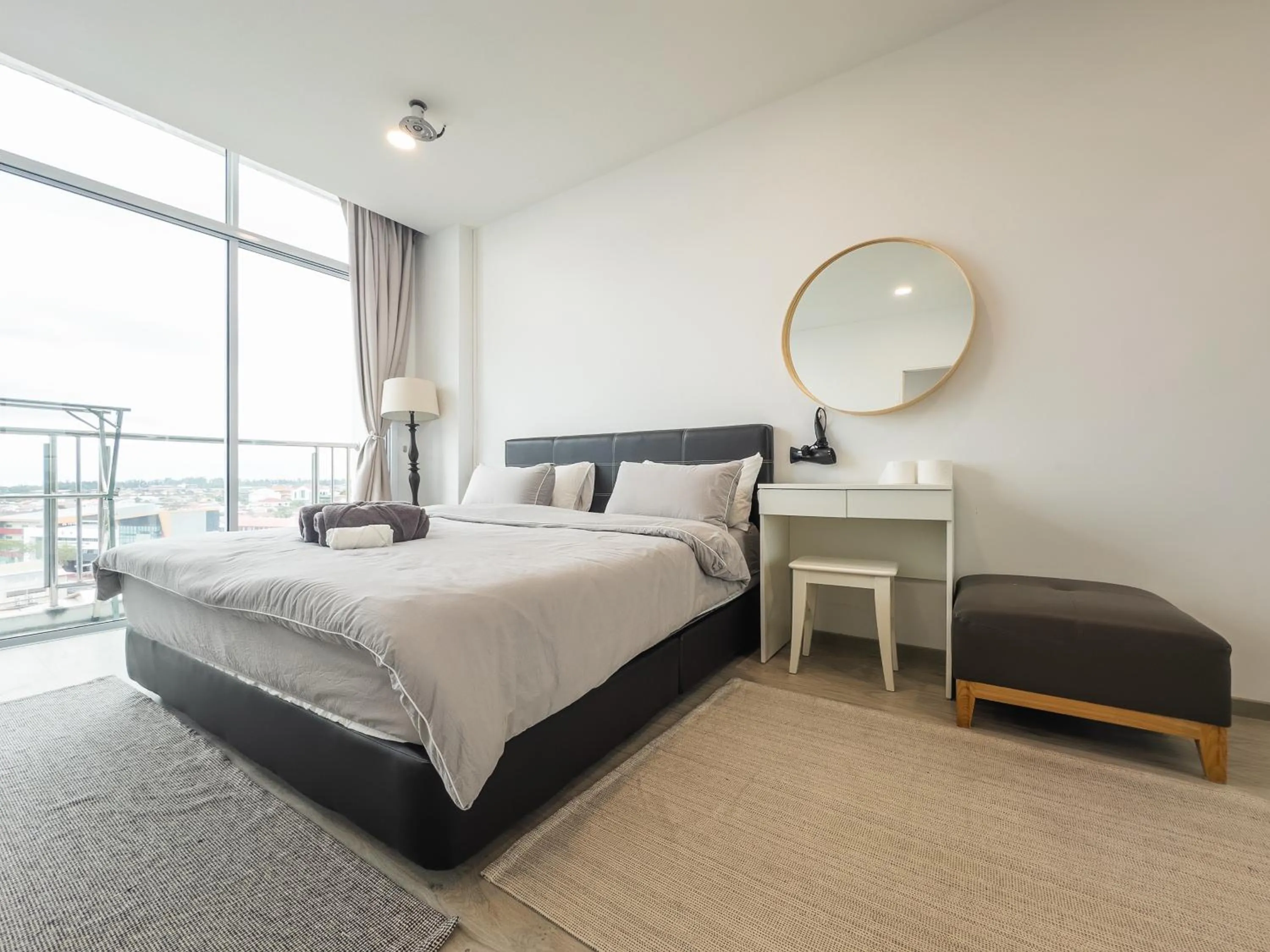 Bed in Suites Homestay by Evernent