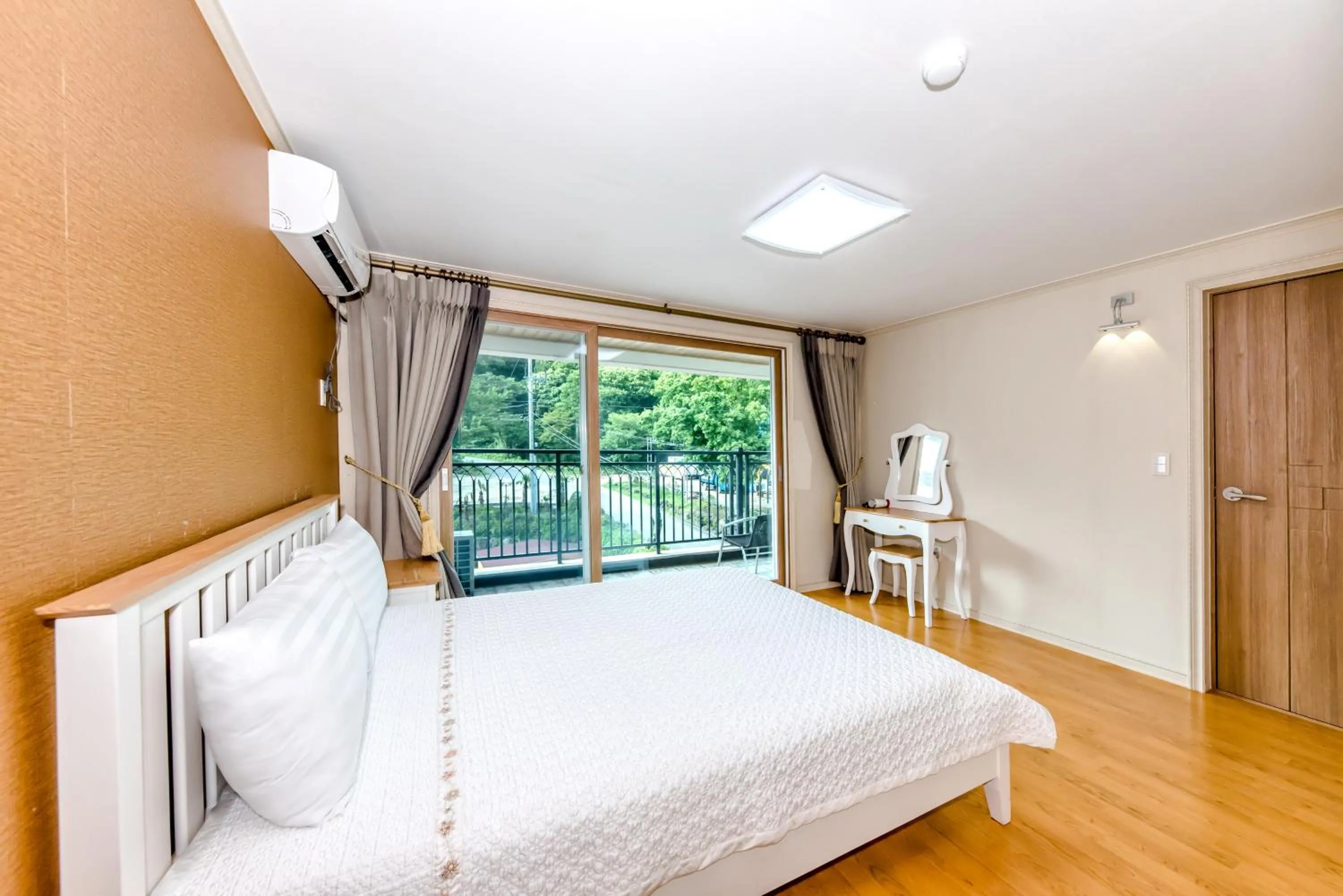 Bed in Jeju I've Hotel & Resort