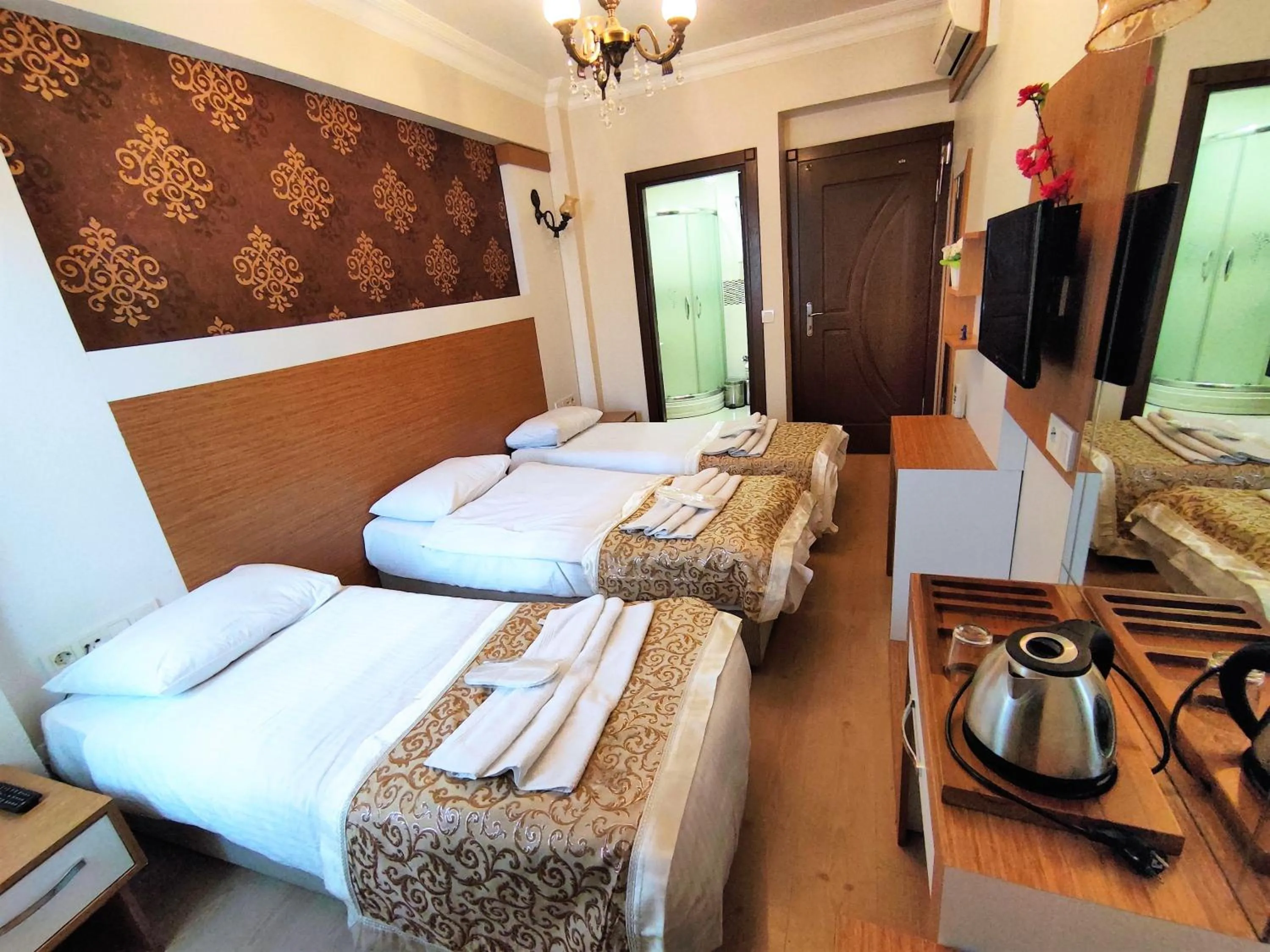 Bed in Raimond Hotel