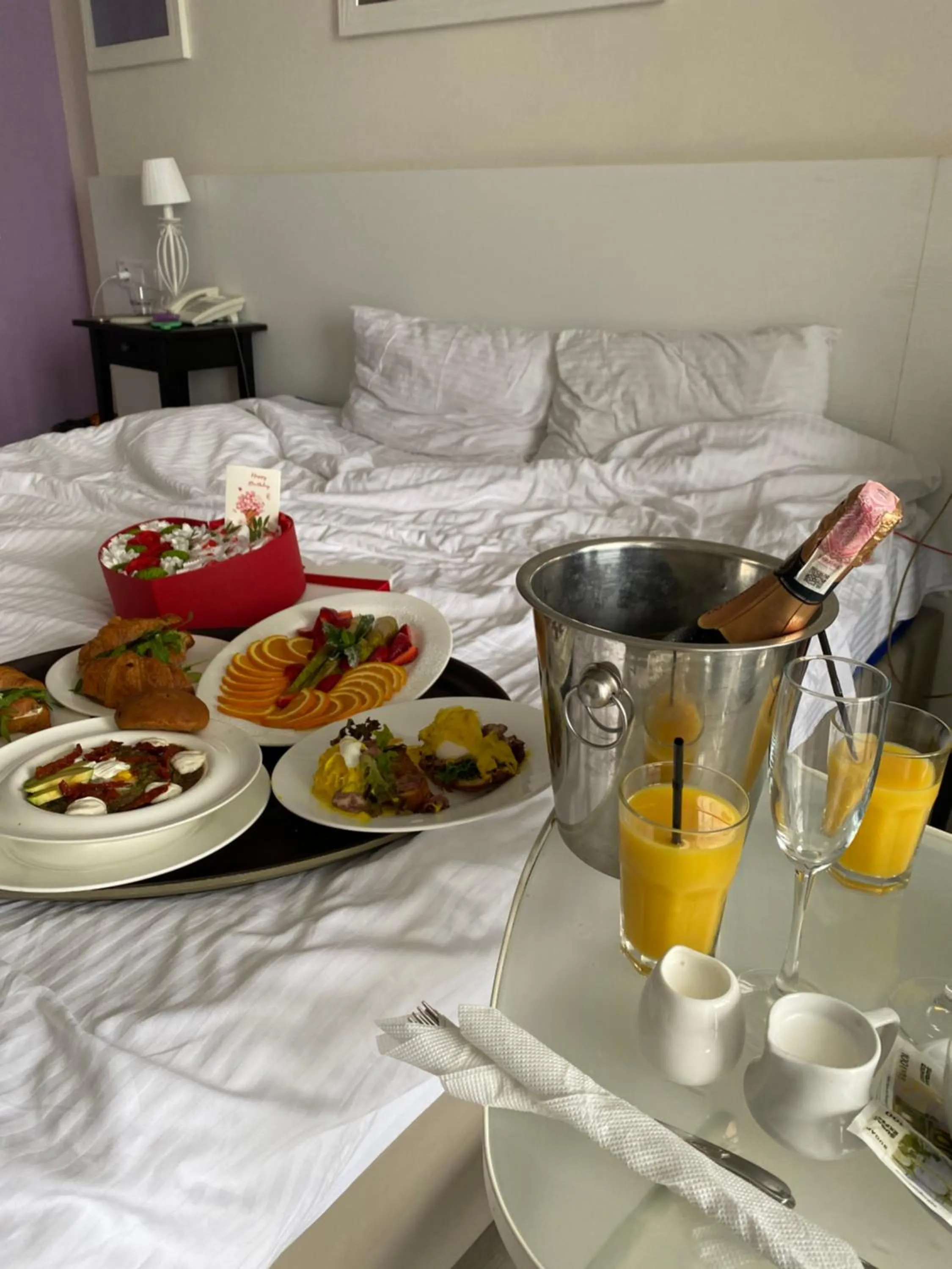 Lounge or bar, Bed in Design Hotel Skopeli