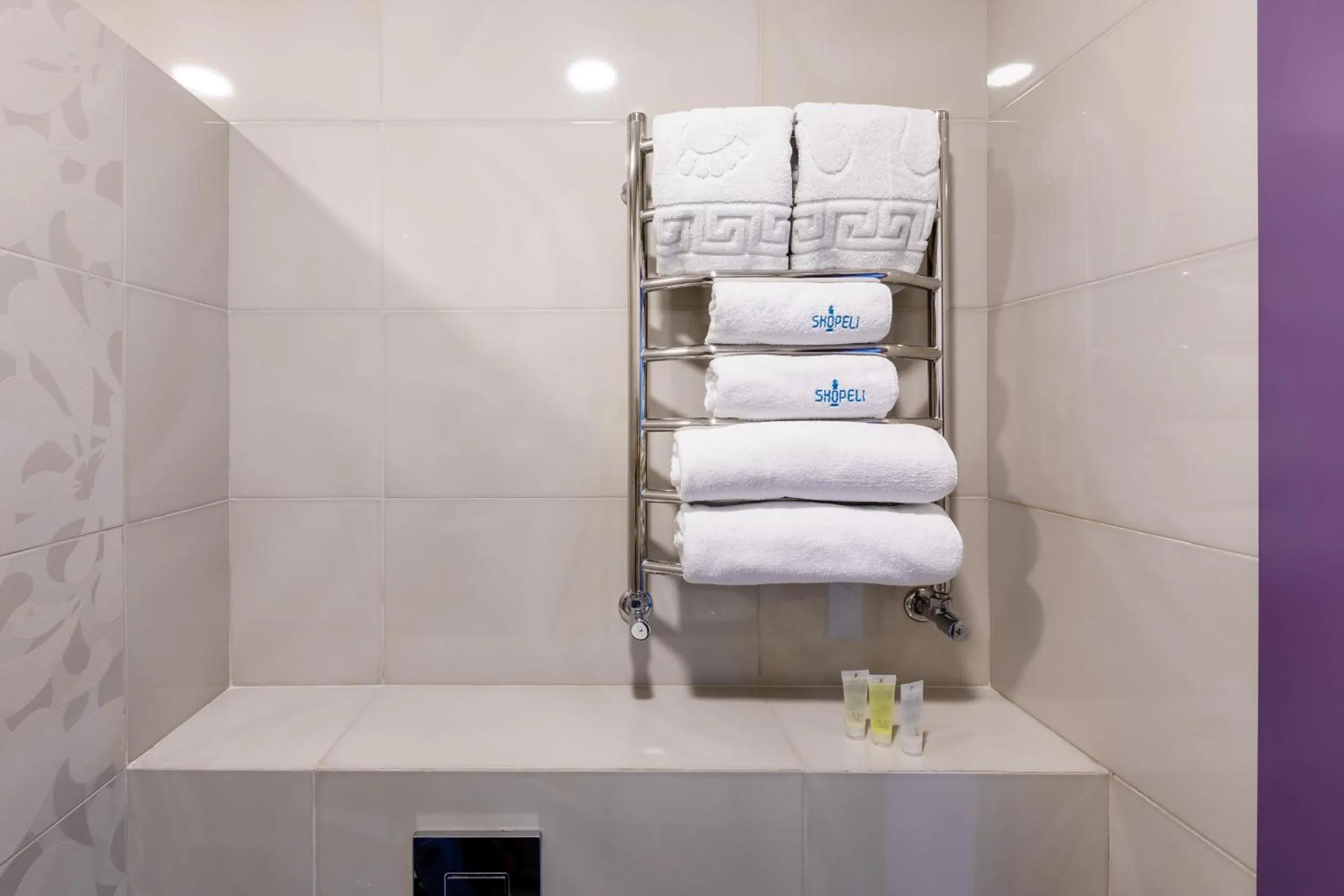 Bathroom in Design Hotel Skopeli