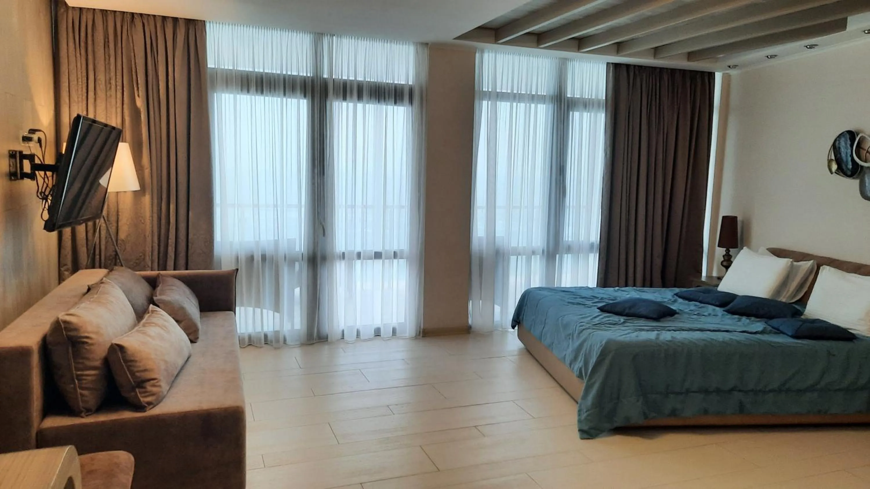 TV and multimedia, Bed in Design Hotel Skopeli