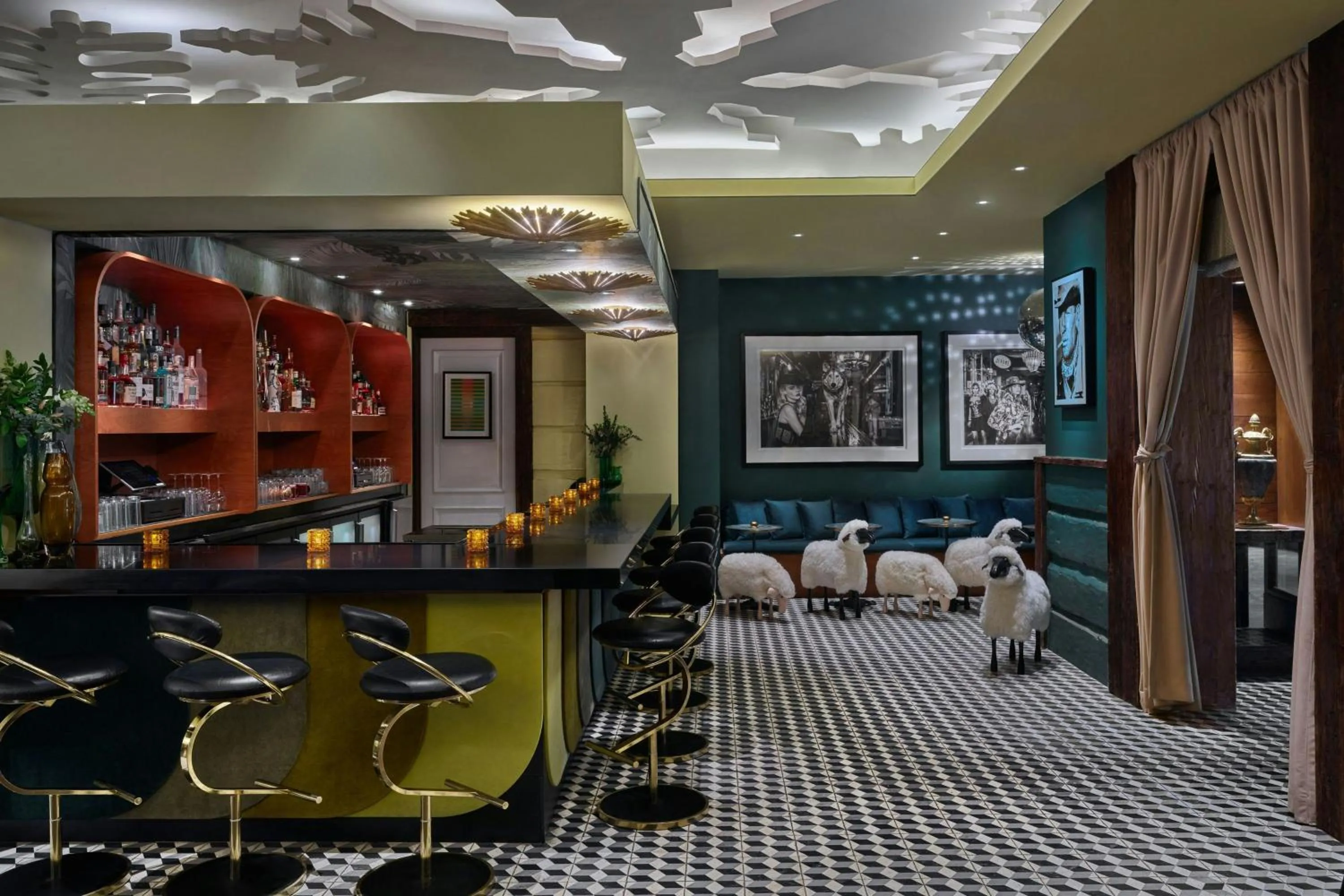 Lounge or bar in St. Regis Residence Club, Aspen