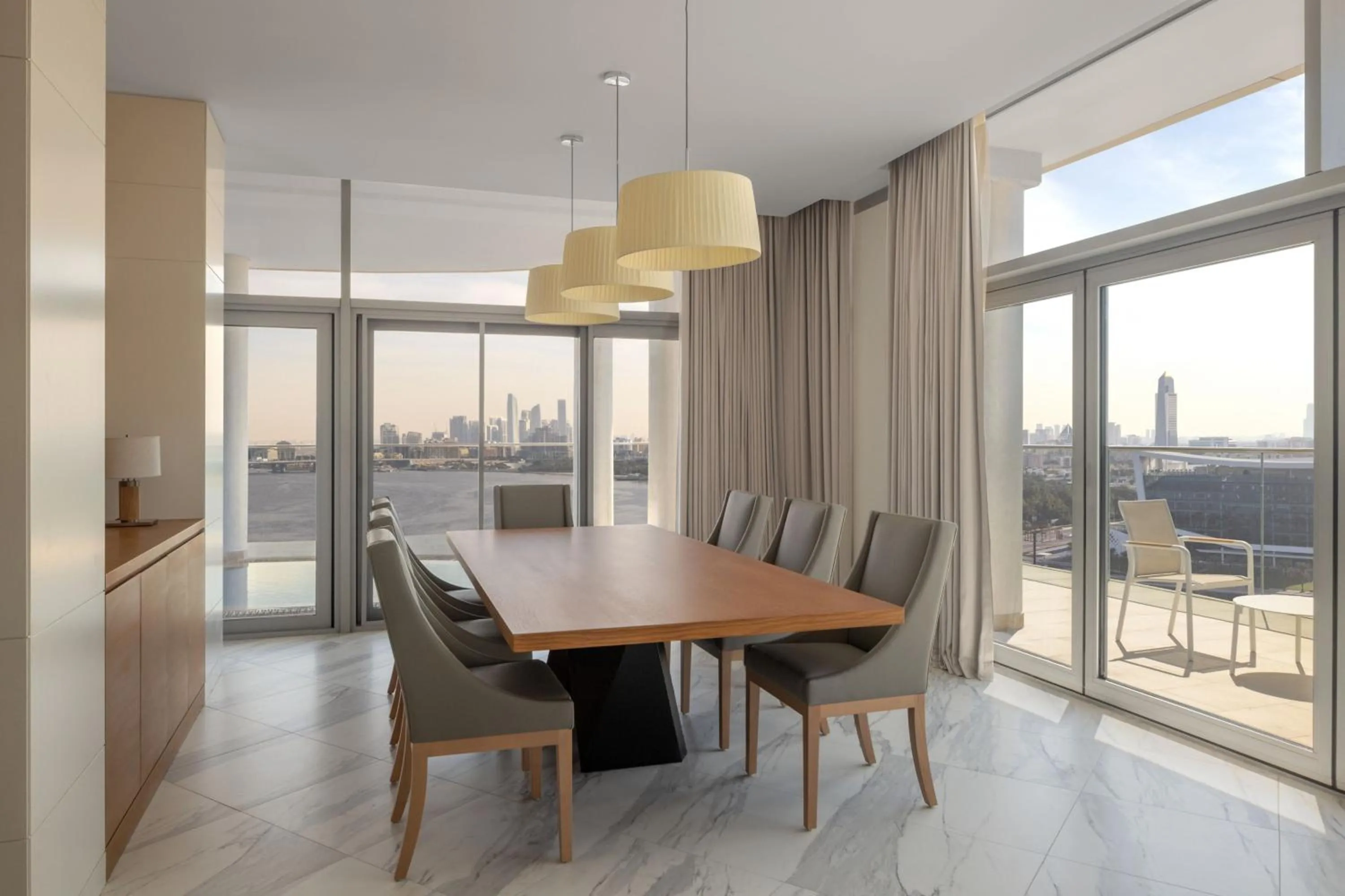 Swimming pool in Marriott Marquis Dubai Creek