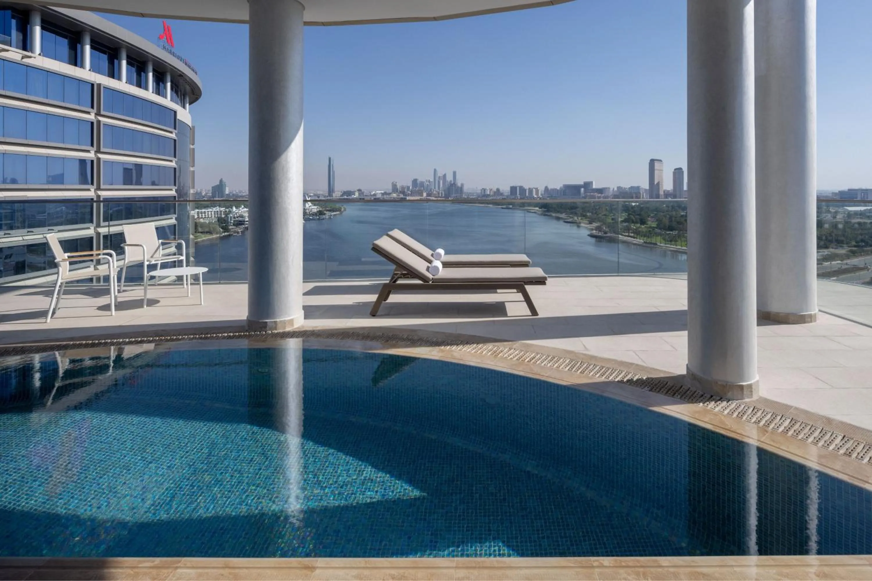 Swimming pool in Marriott Marquis Dubai Creek