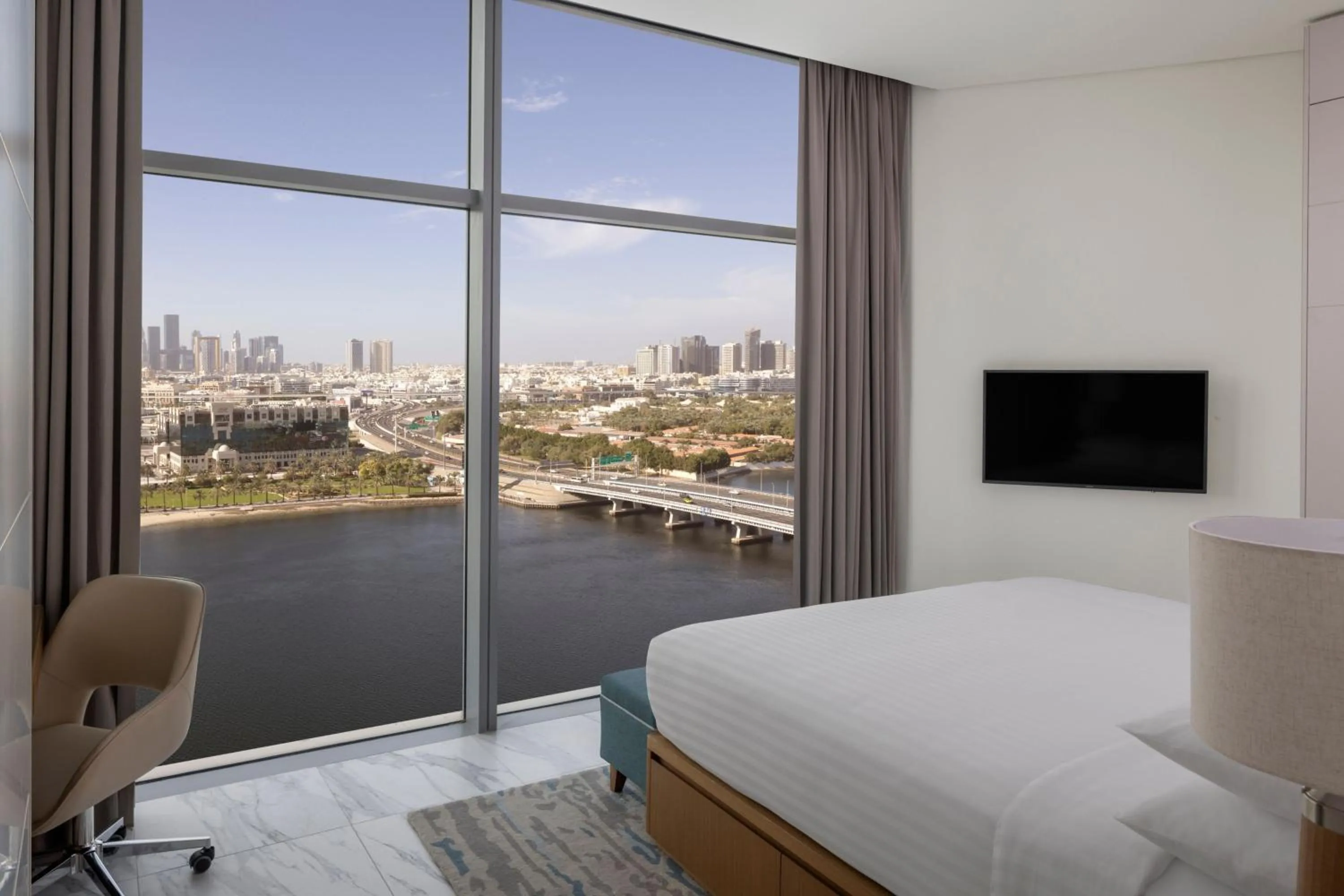 Bedroom, Bed in Marriott Marquis Dubai Creek