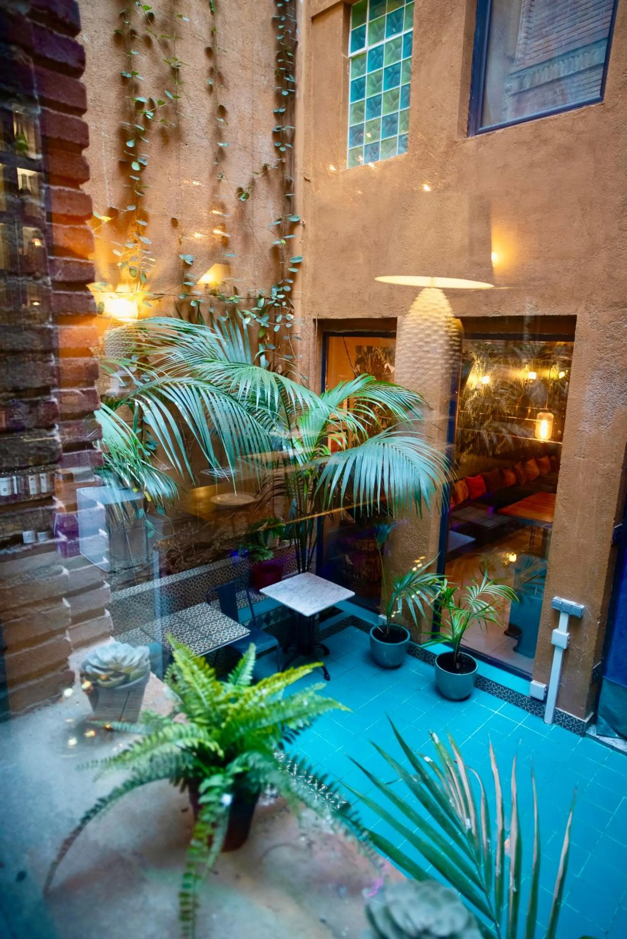 Property building in Hotel Lincoln Lounge