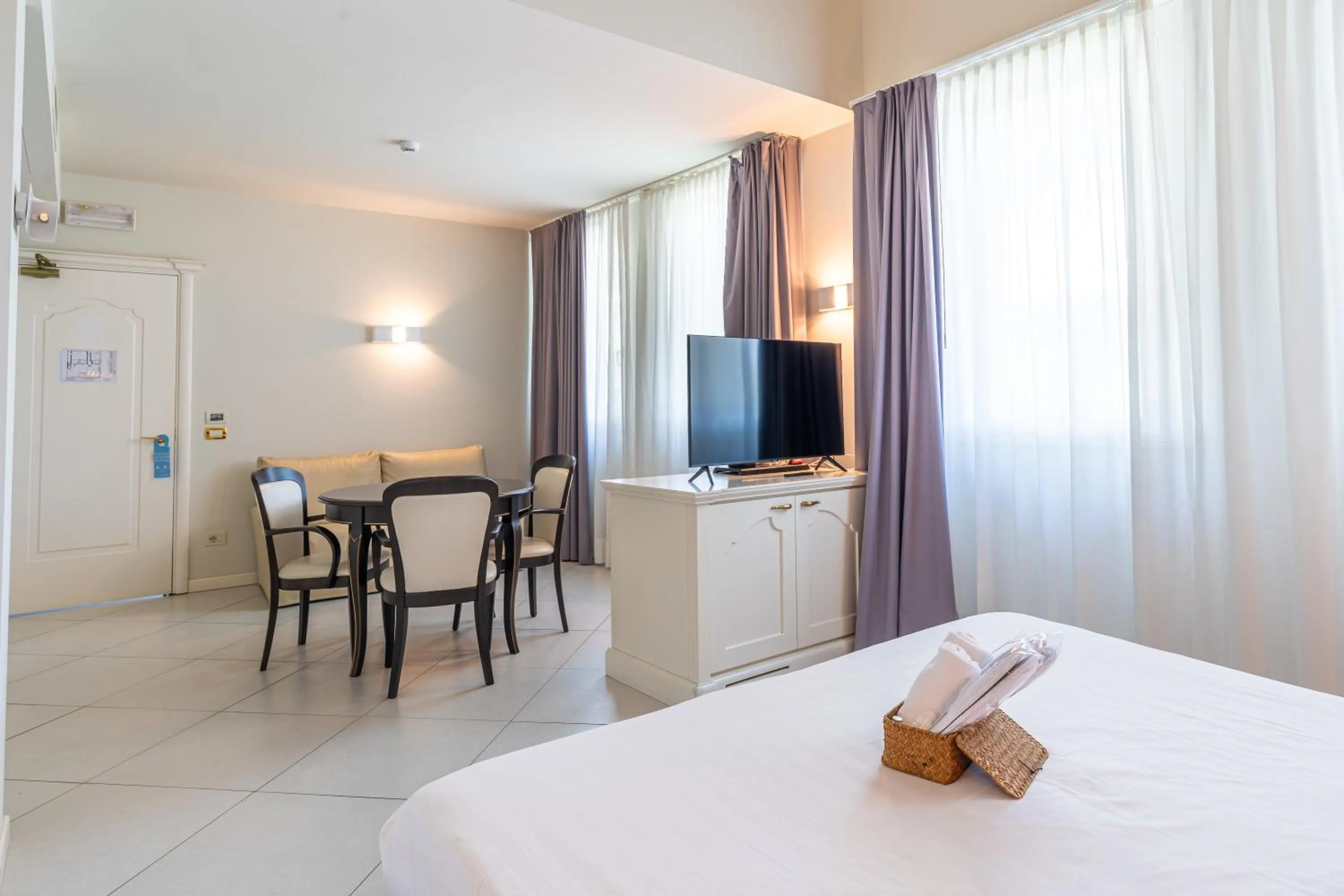 Living room, Bed in Monastero Resort & Spa - Garda Lake Collection