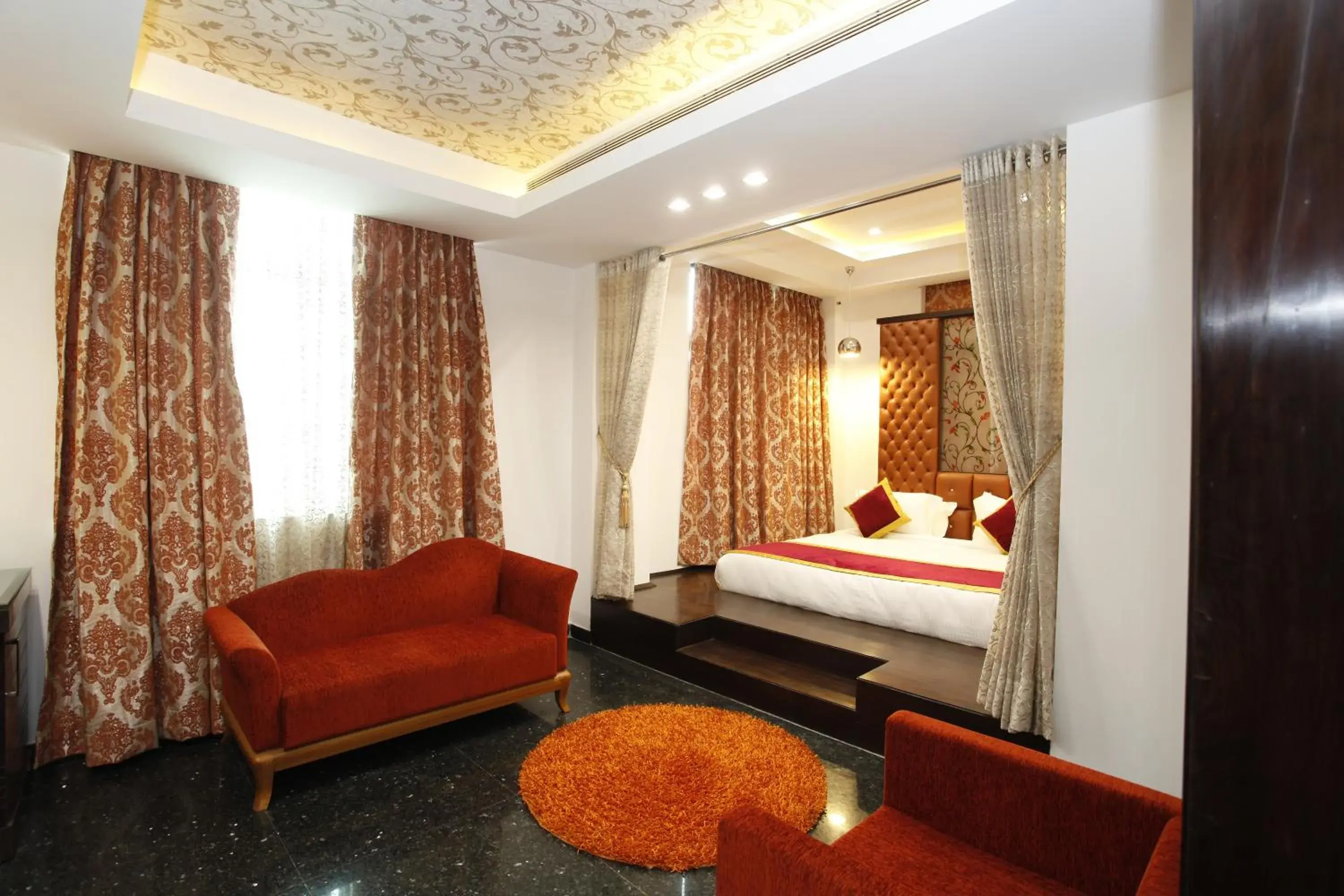 Living room, Bed in Hotel Saffron Leaf Living room, Bed in Hotel Saffron Leaf