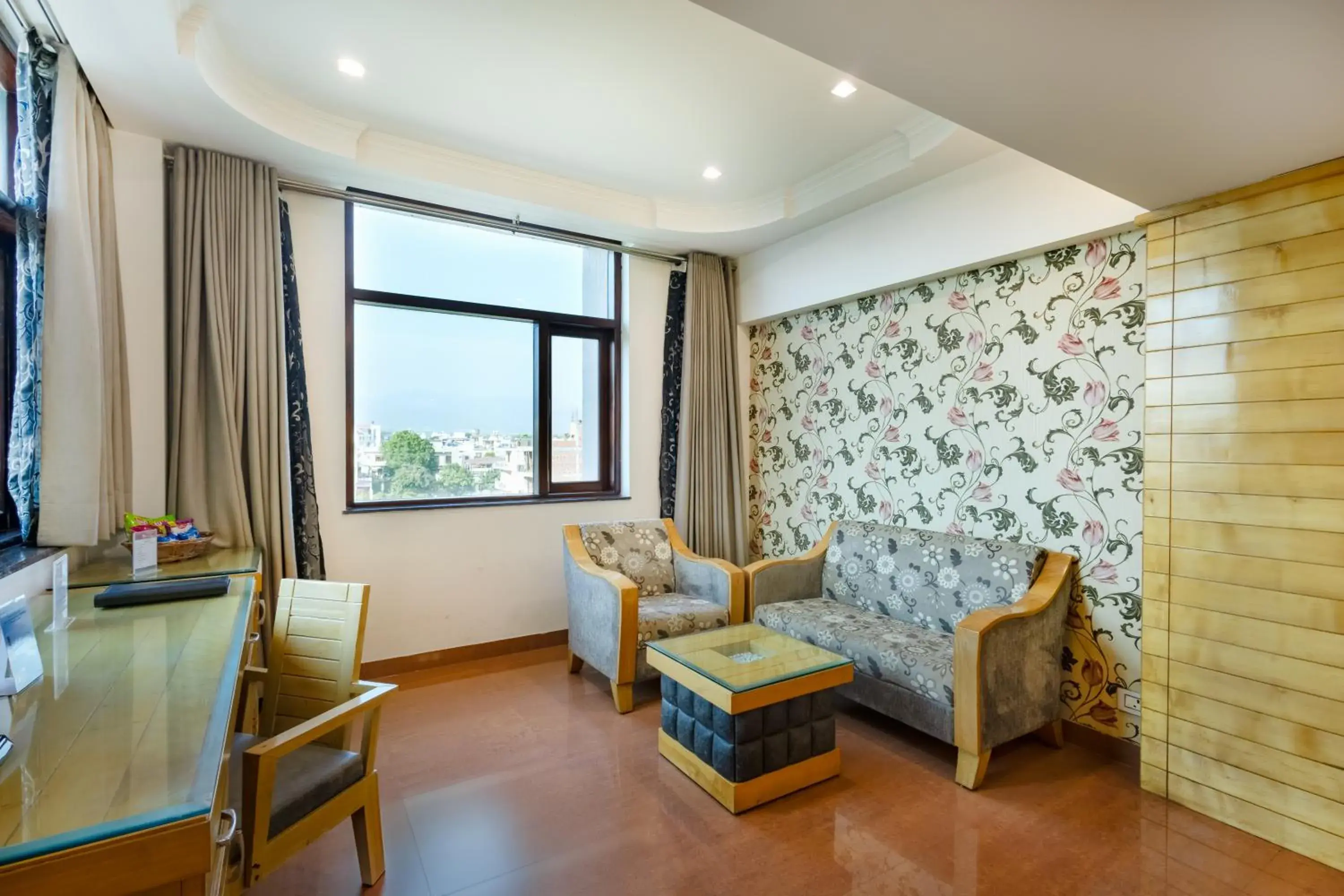 Hotel Saffron Leaf Hotel Saffron Leaf