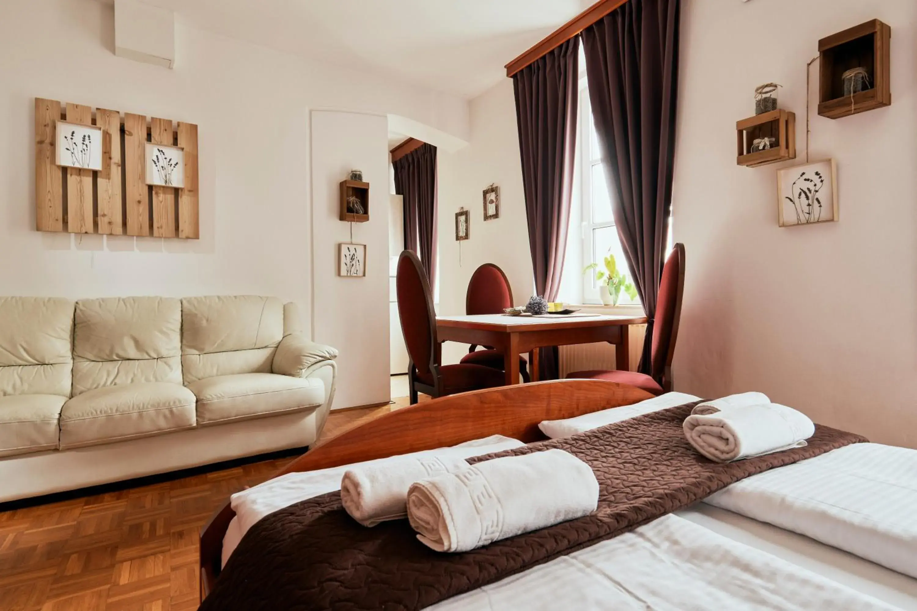 Family Suite - single occupancy in Rooms & Restaurant Ostarija Family Suite - single occupancy in Rooms & Restaurant Ostarija
