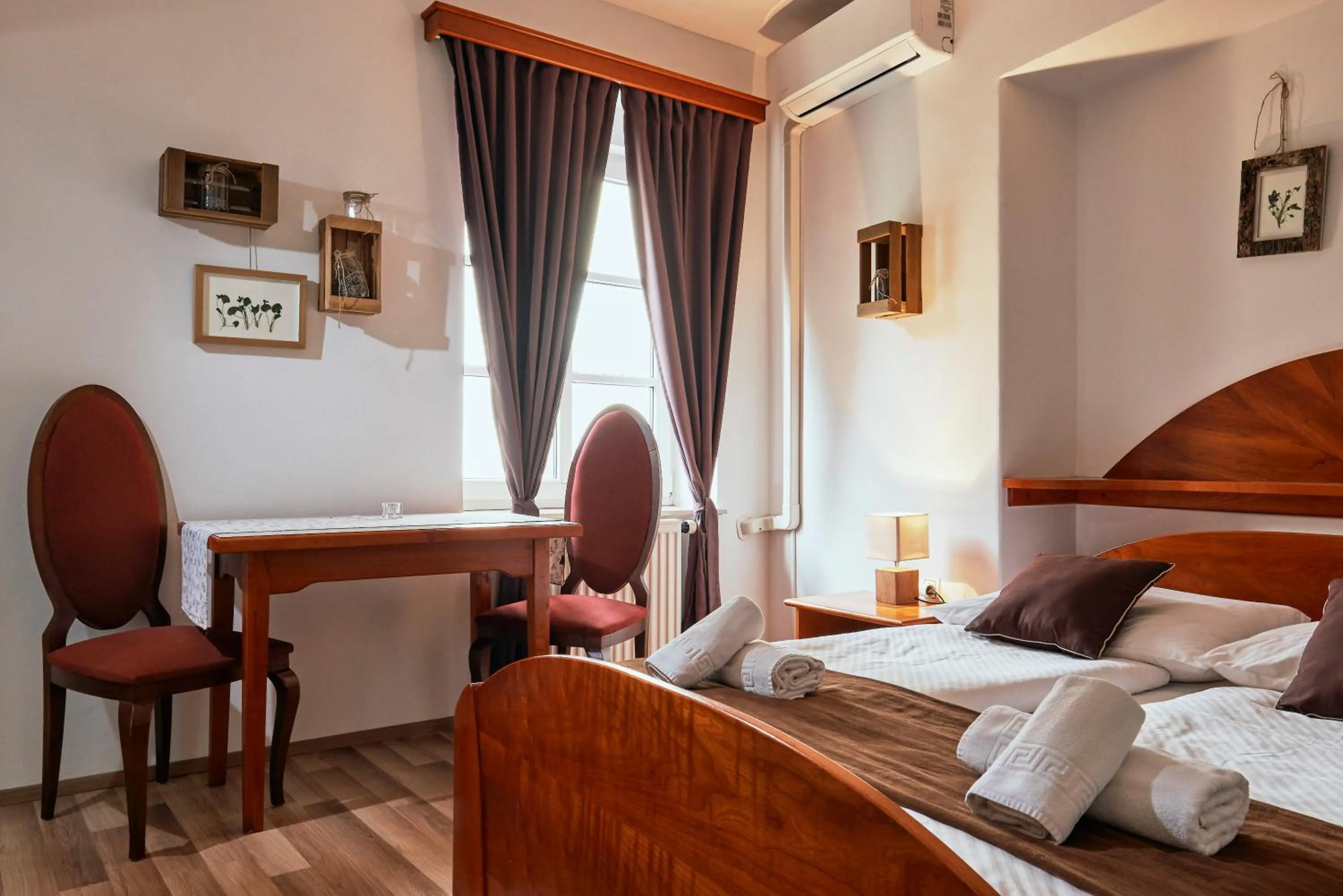 Small Double Room - single occupancy in Rooms & Restaurant Ostarija