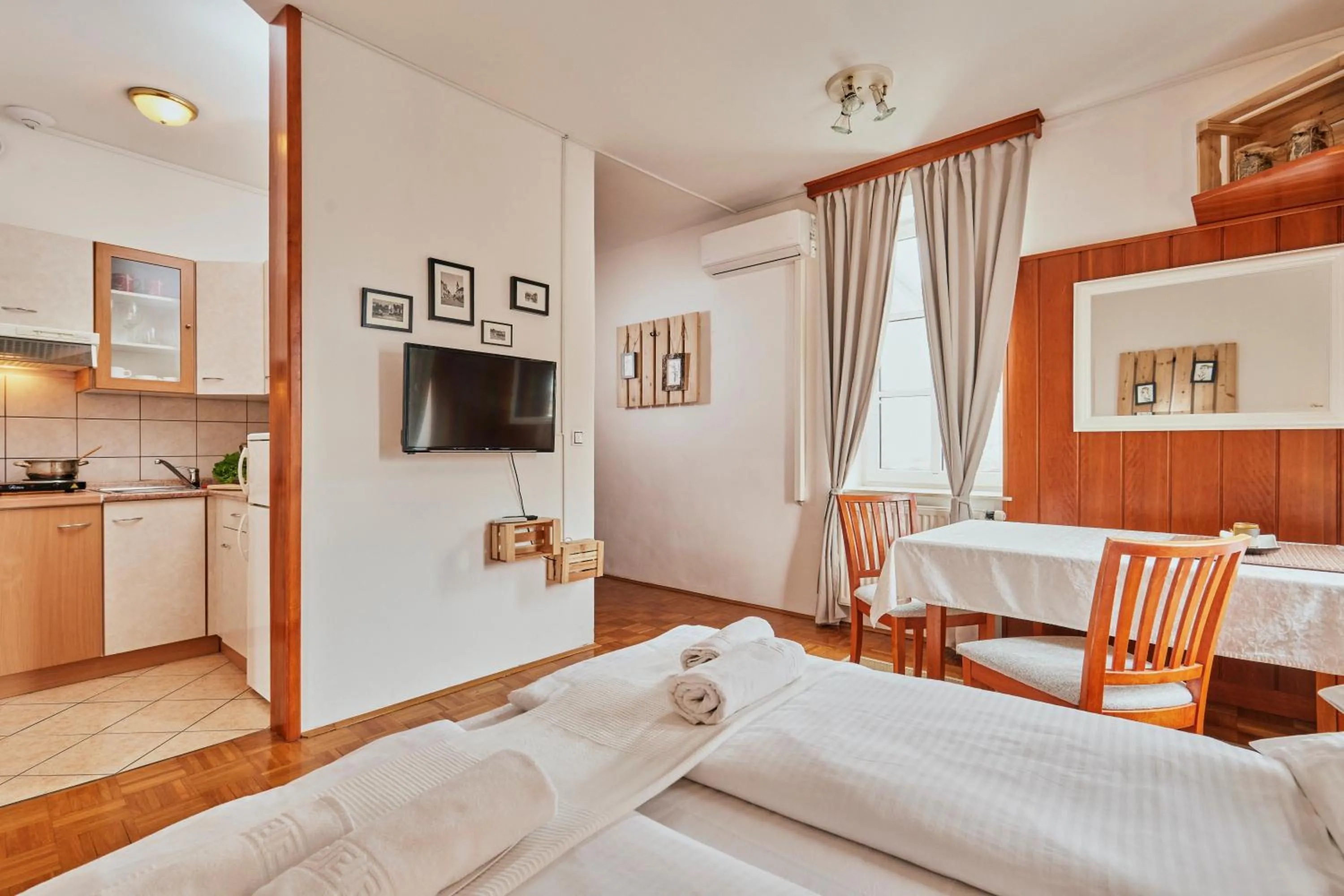 Family Double Room - single occupancy in Rooms & Restaurant Ostarija