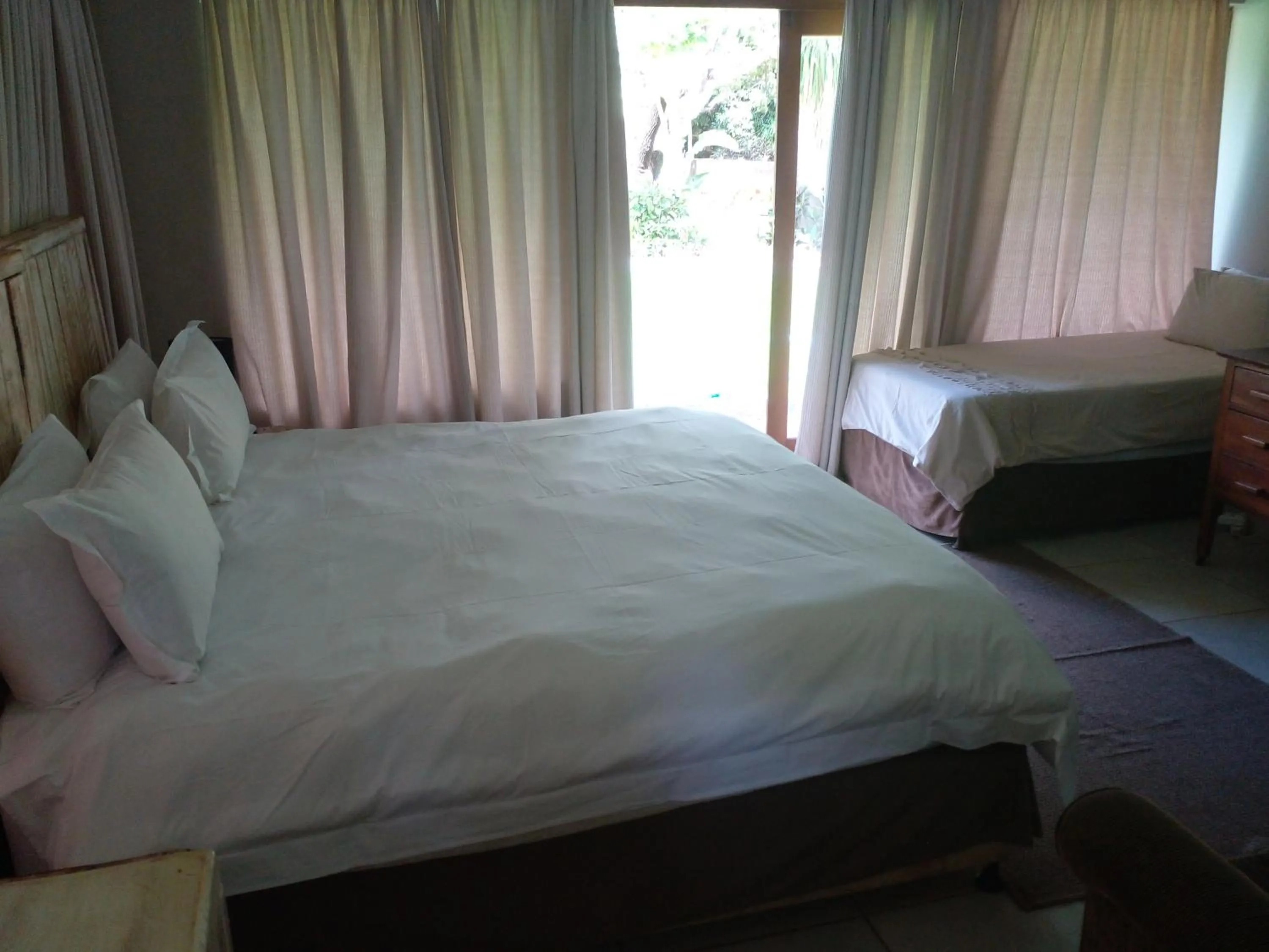 HLULALA GUEST HOUSE