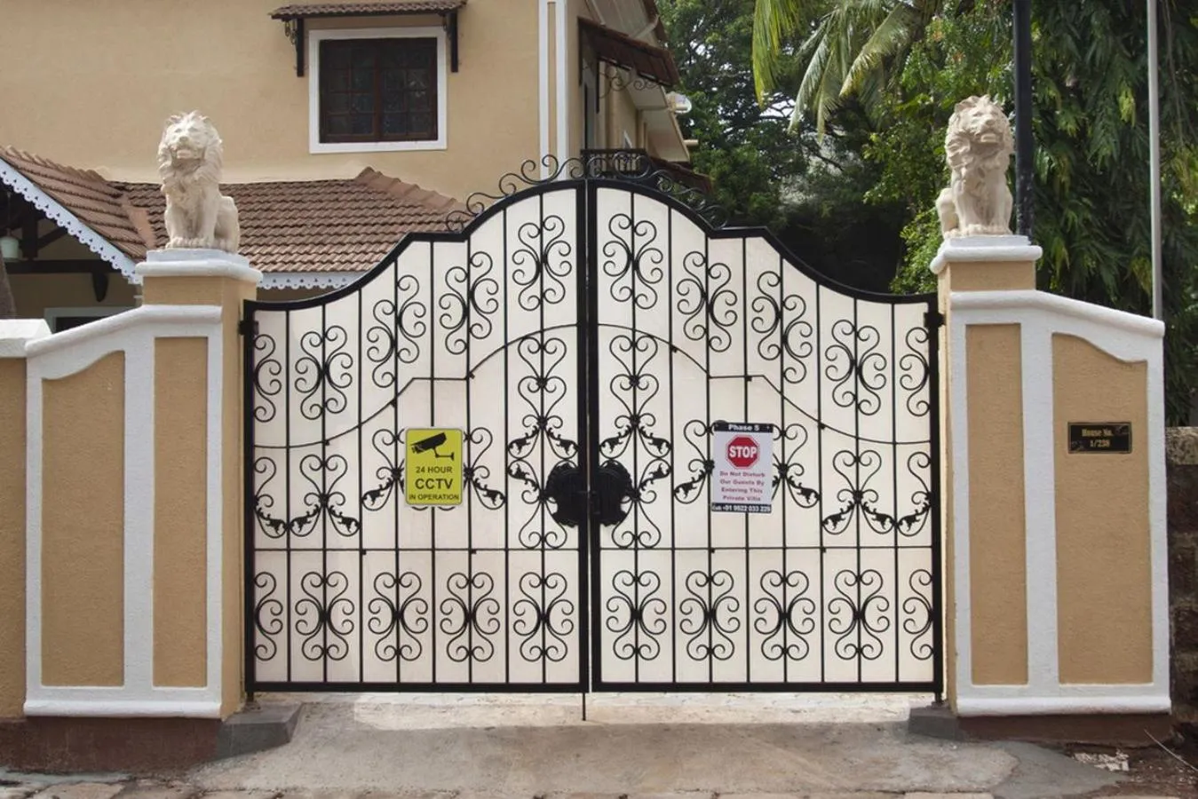 Facade/entrance in Villa Calangute Phase 5