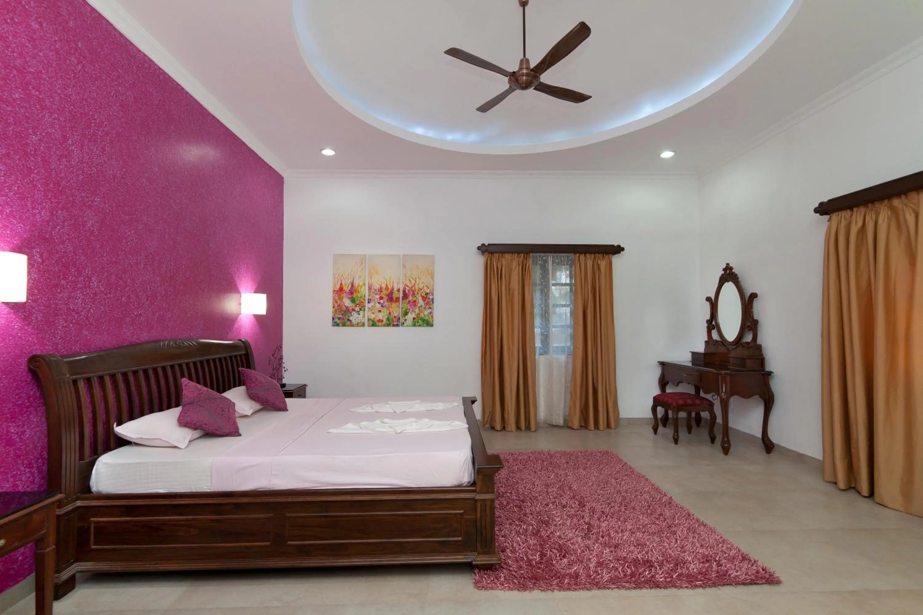 Photo of the whole room, Bed in Villa Calangute Phase 5