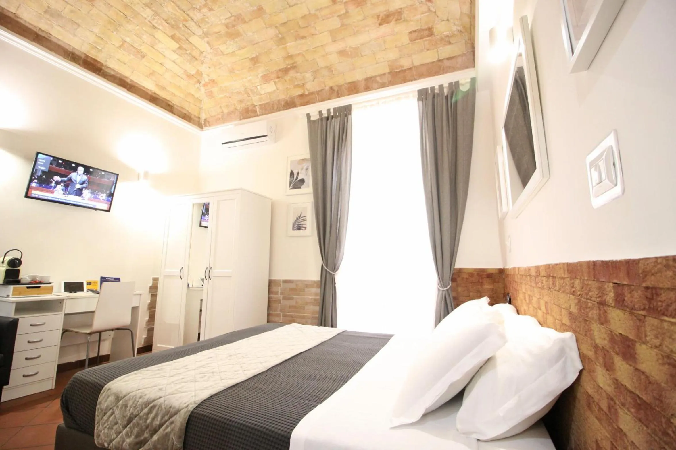 Other, Bed in Machiavelli Suites