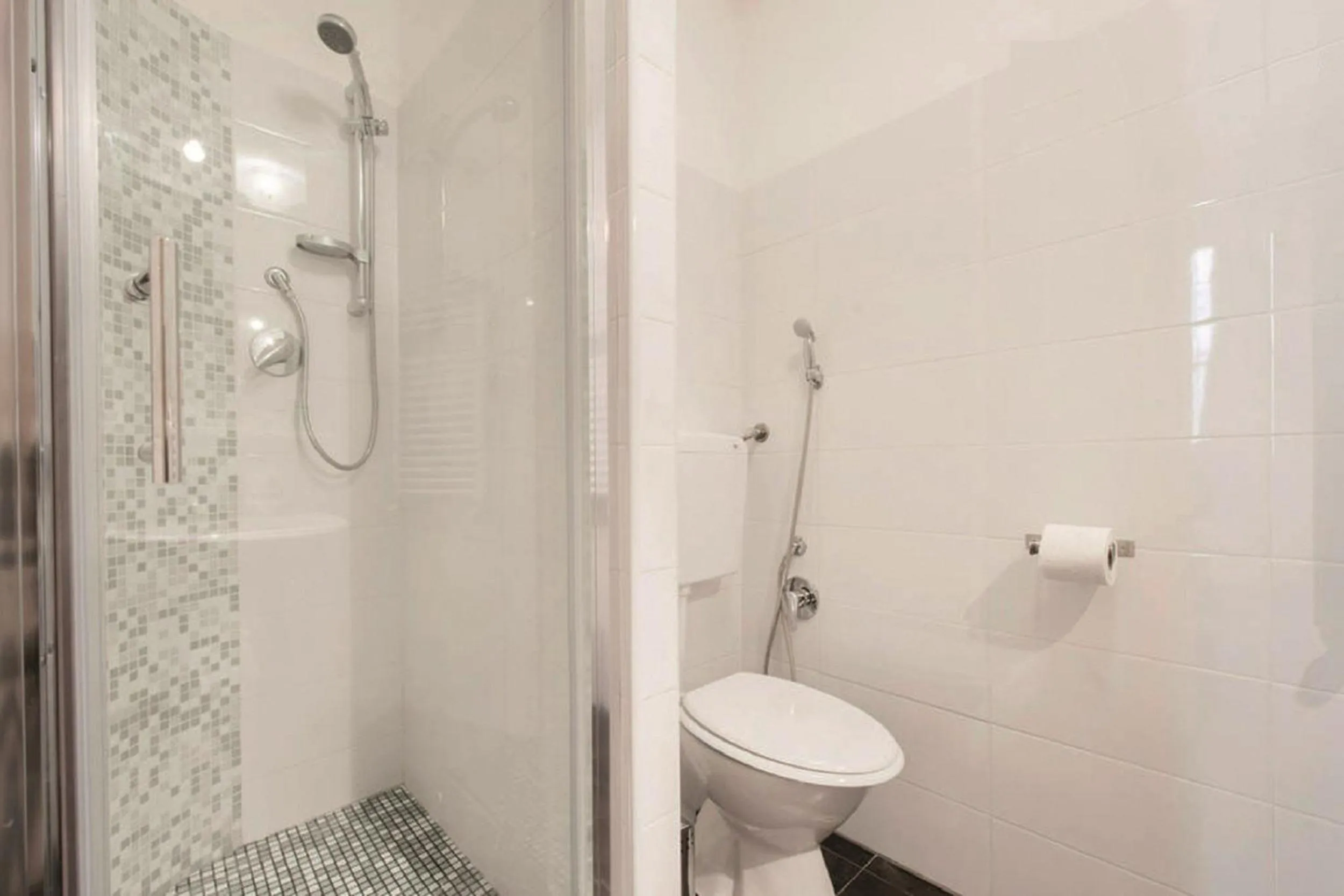 Bathroom in Machiavelli Suites