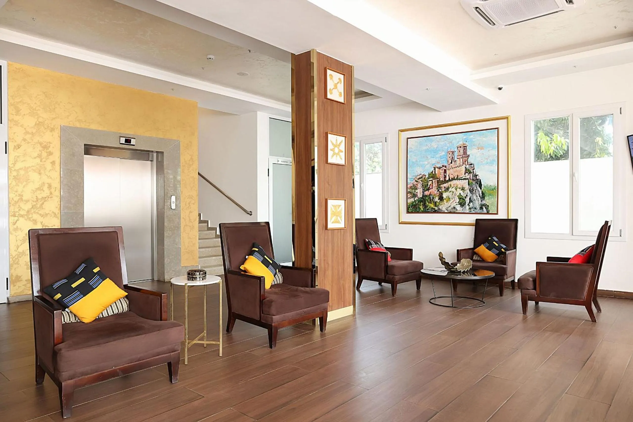 Living room in San Marino Hotel