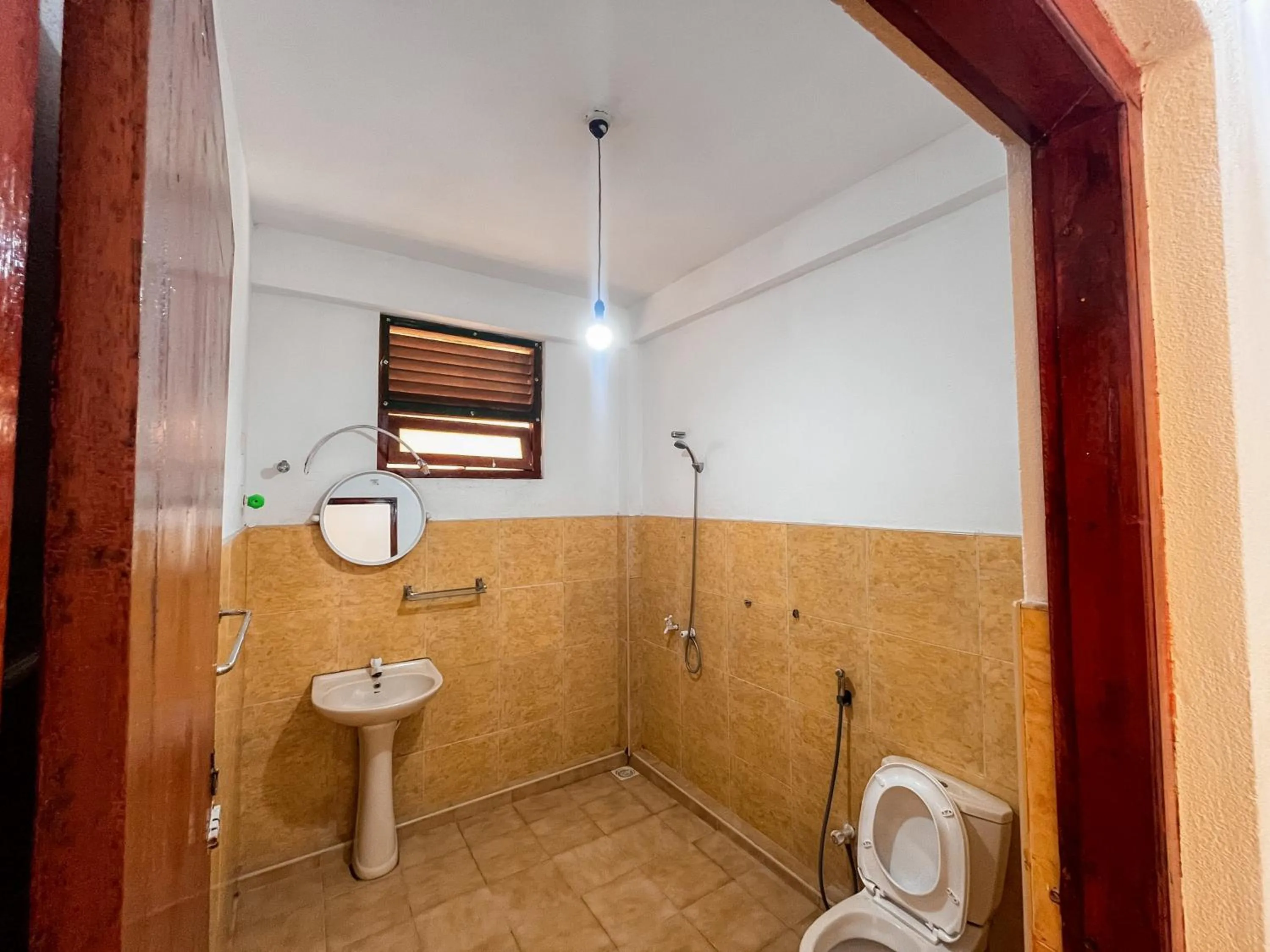Shower in Summer lodge-Tangalle