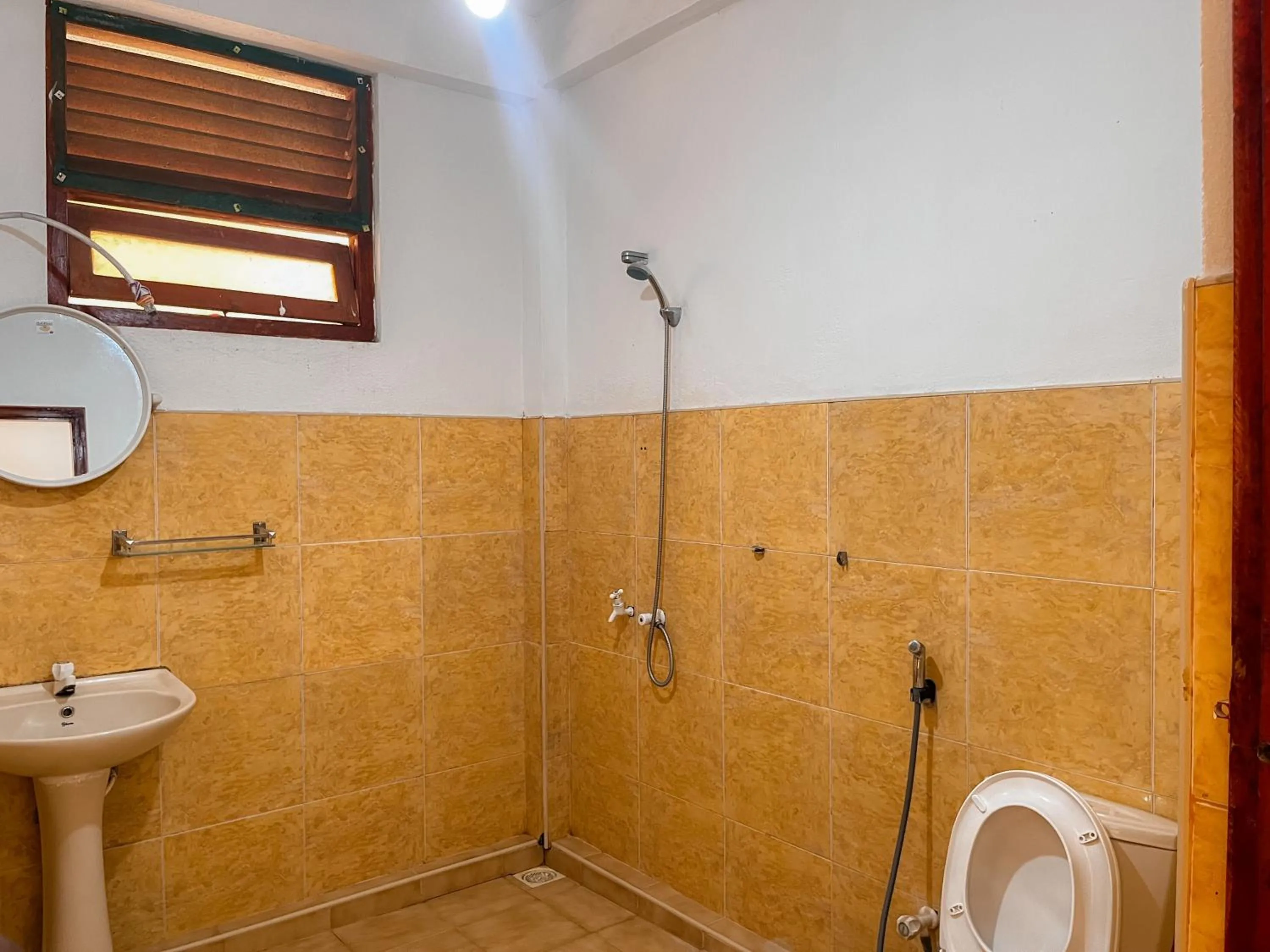 Toilet in Summer lodge-Tangalle