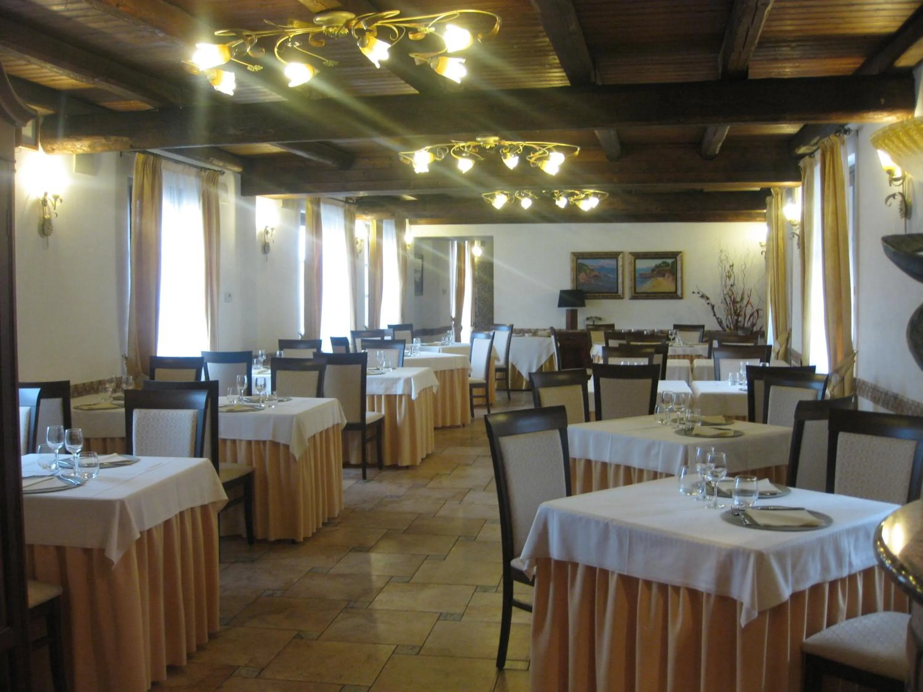 Restaurant/places to eat in Albergo Giardino