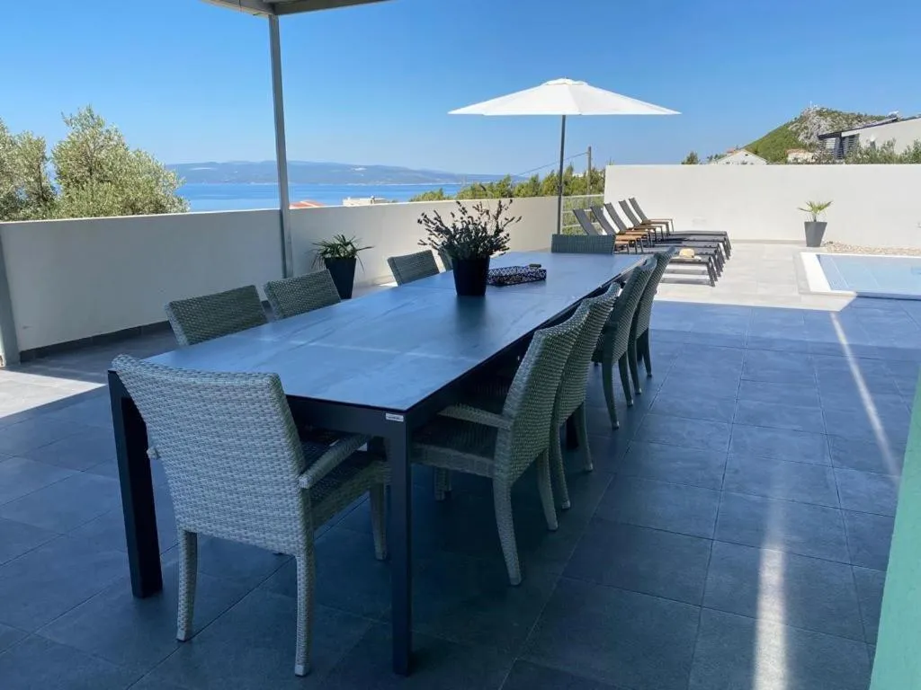 BBQ facilities in Villa Noura in Makarska, private pool,gym
