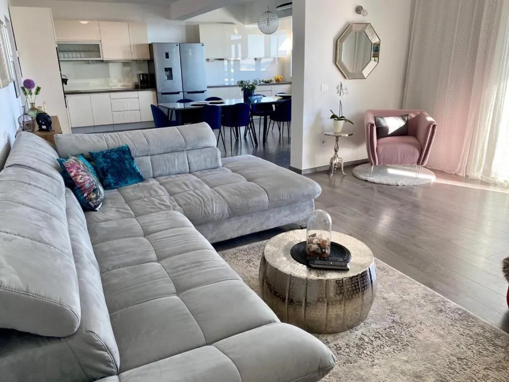 Living room in Villa Noura in Makarska, private pool,gym