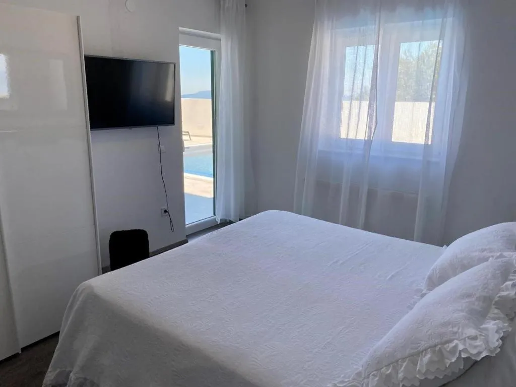Bed in Villa Noura in Makarska, private pool,gym