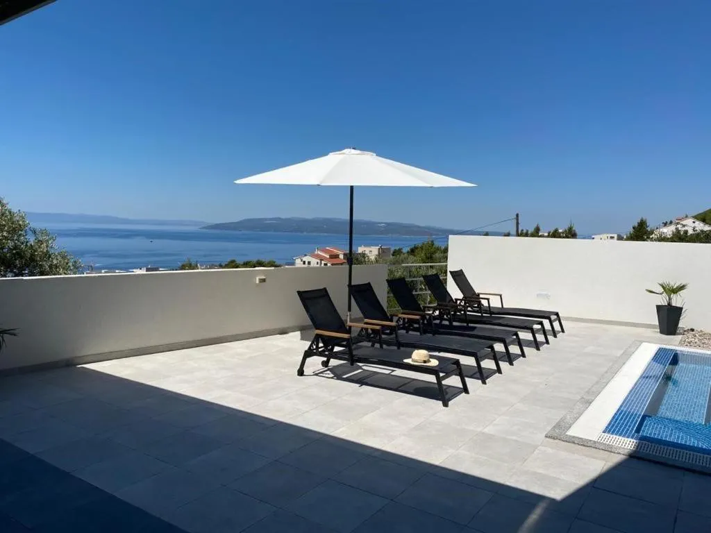 BBQ facilities in Villa Noura in Makarska, private pool,gym