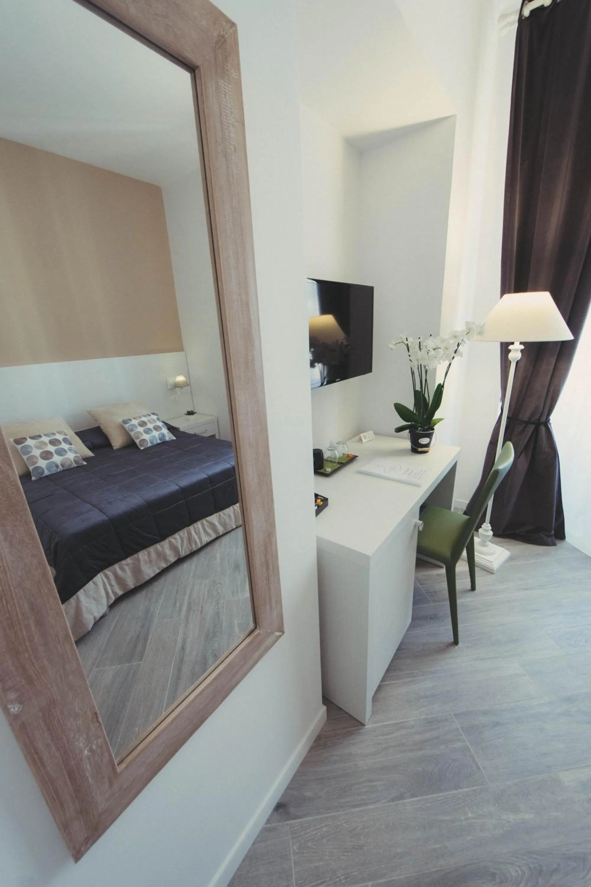 Vantaggio Suites