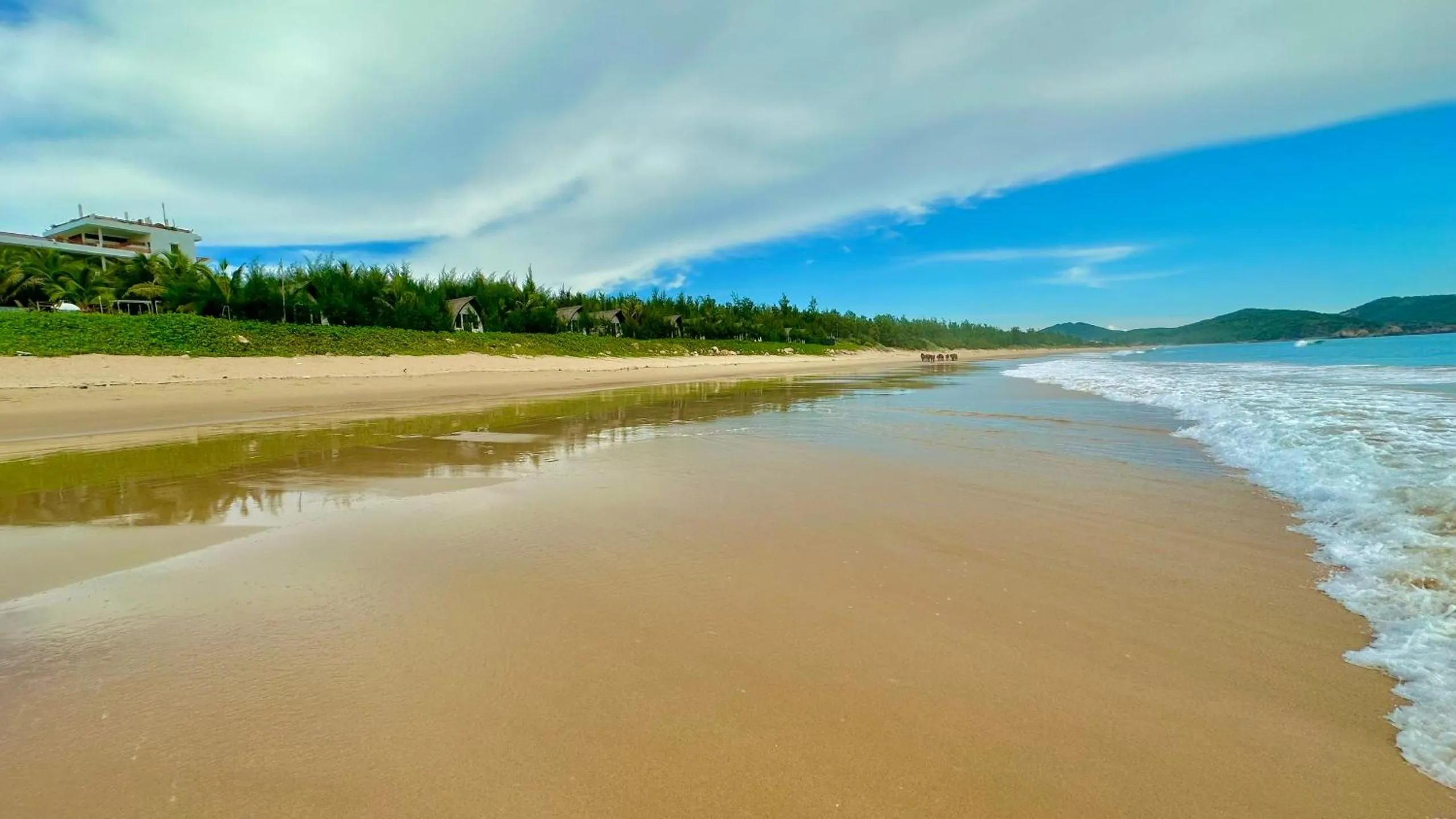 Beach in Hoa Loi Resort Phú Yên