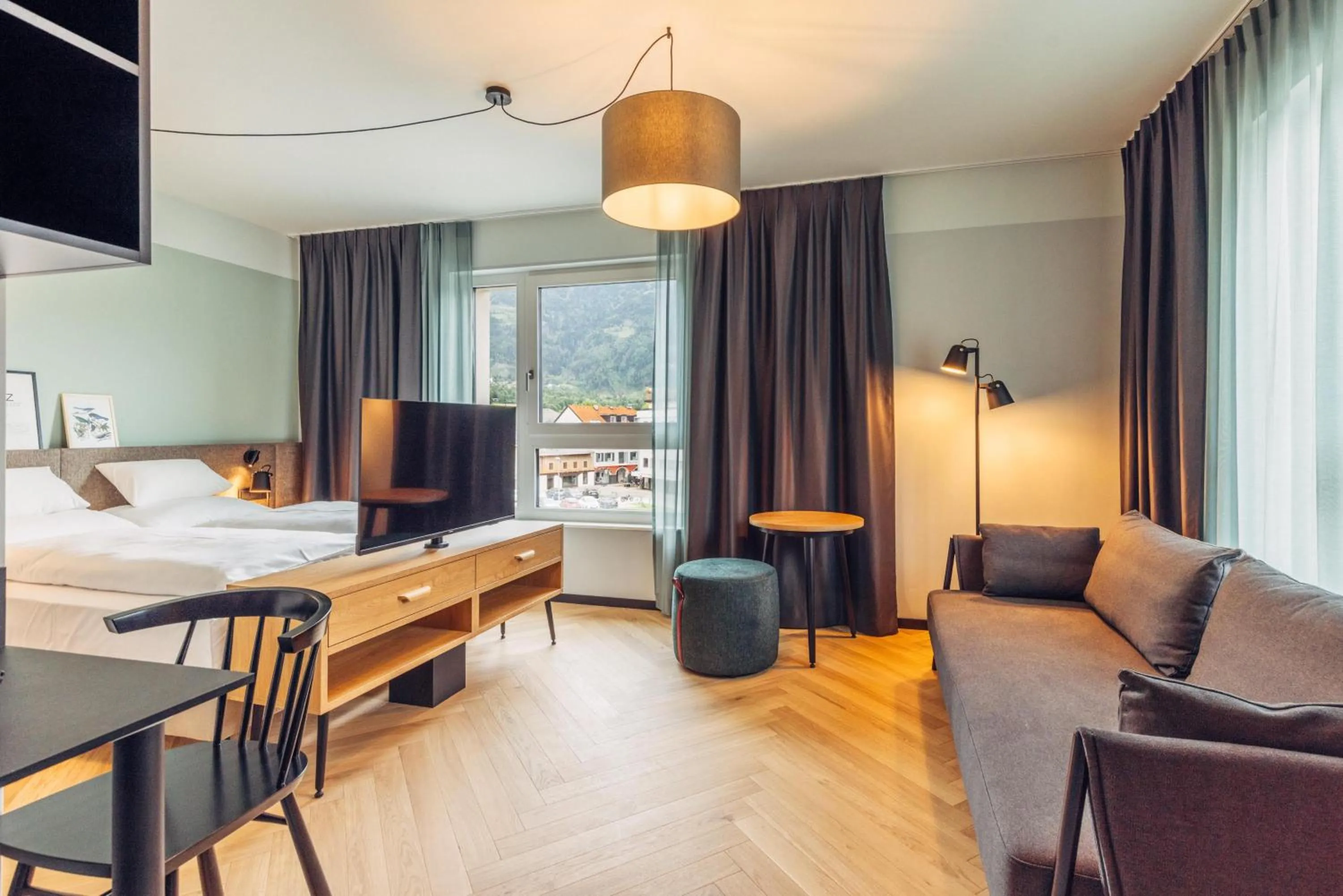 Photo of the whole room, Bed in harry's home Lienz hotel & apartments