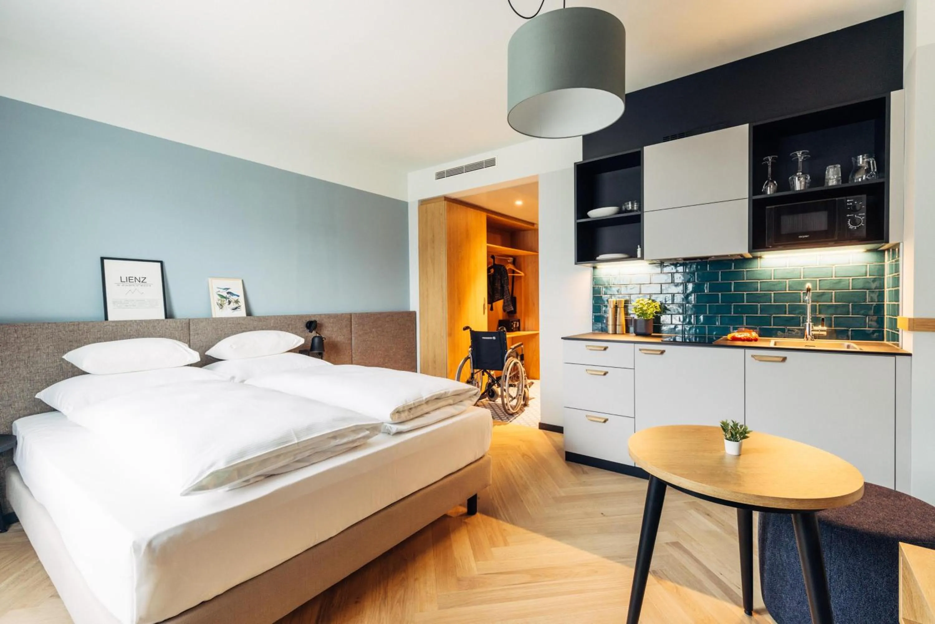 Photo of the whole room, Bed in harry's home Lienz hotel & apartments